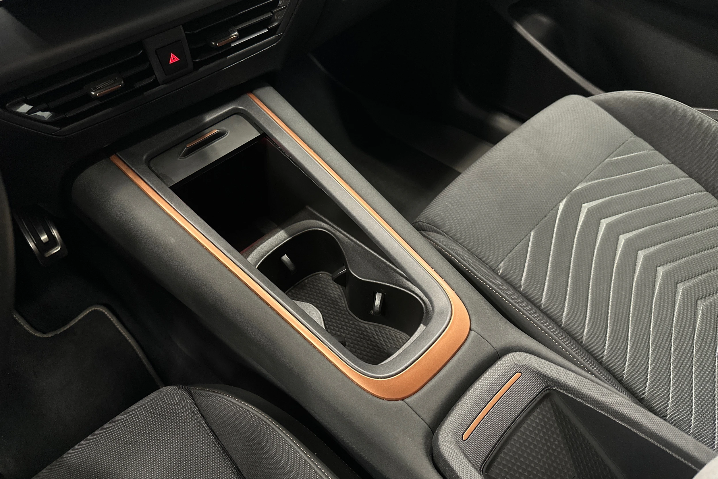 harmaa CUPRA Born 2024 kuva 34.