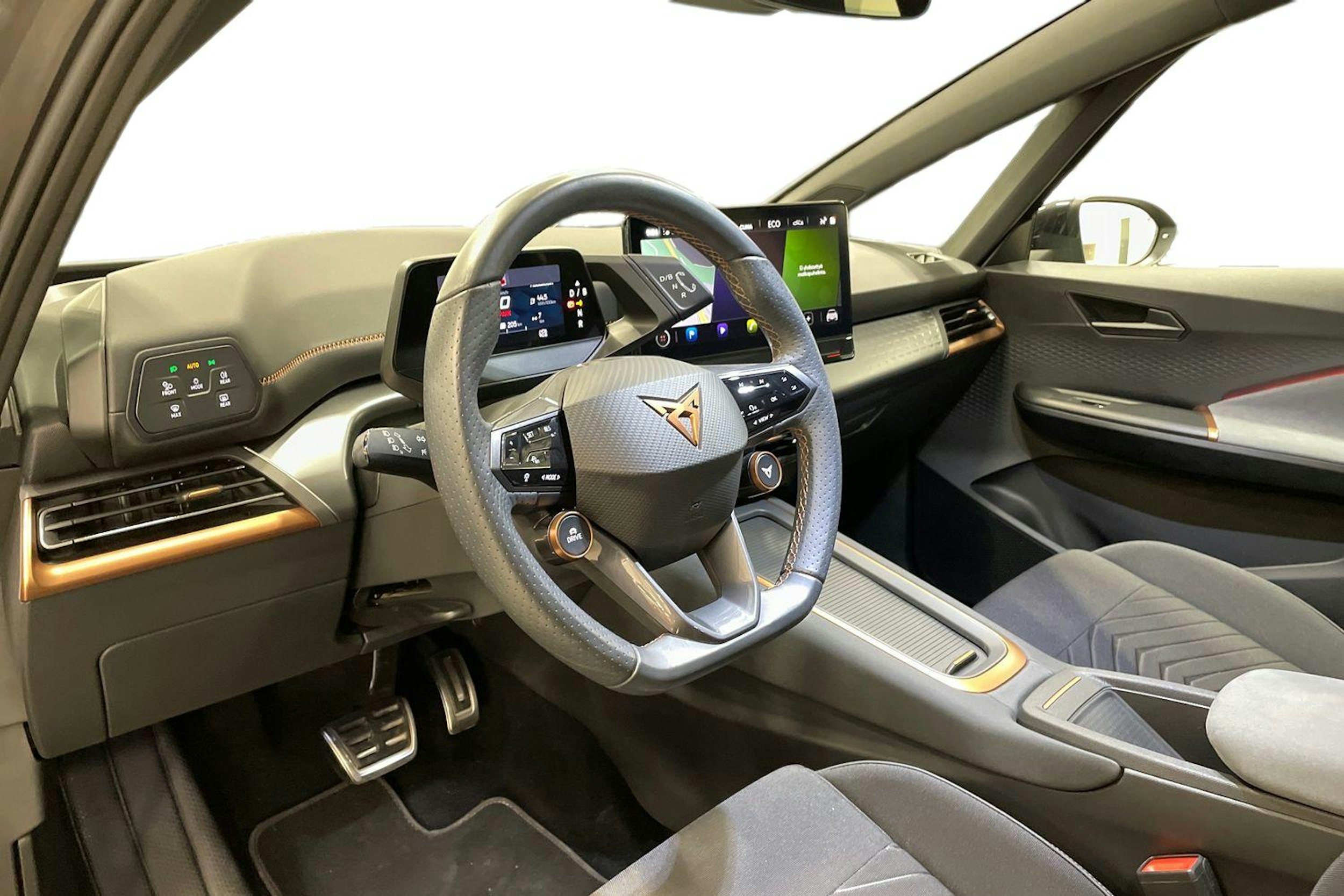 harmaa CUPRA Born 2024 kuva 7.