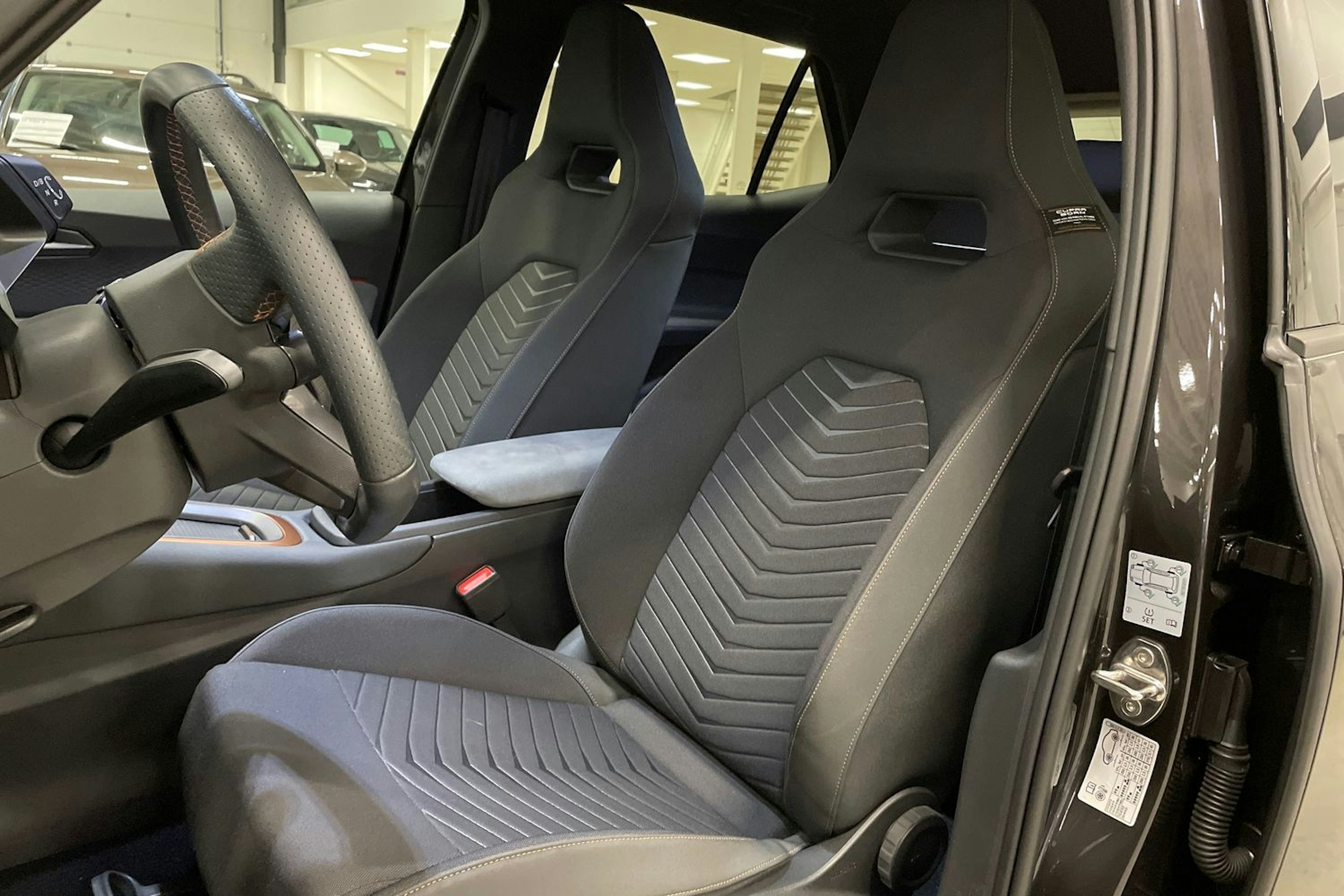 harmaa CUPRA Born 2024 kuva 14.