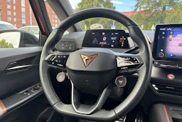 punainen CUPRA Born 2024 kuva 5.