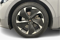 harmaa CUPRA Born 2024 kuva 9.