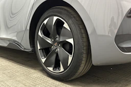 harmaa CUPRA Born 2024 kuva 10.