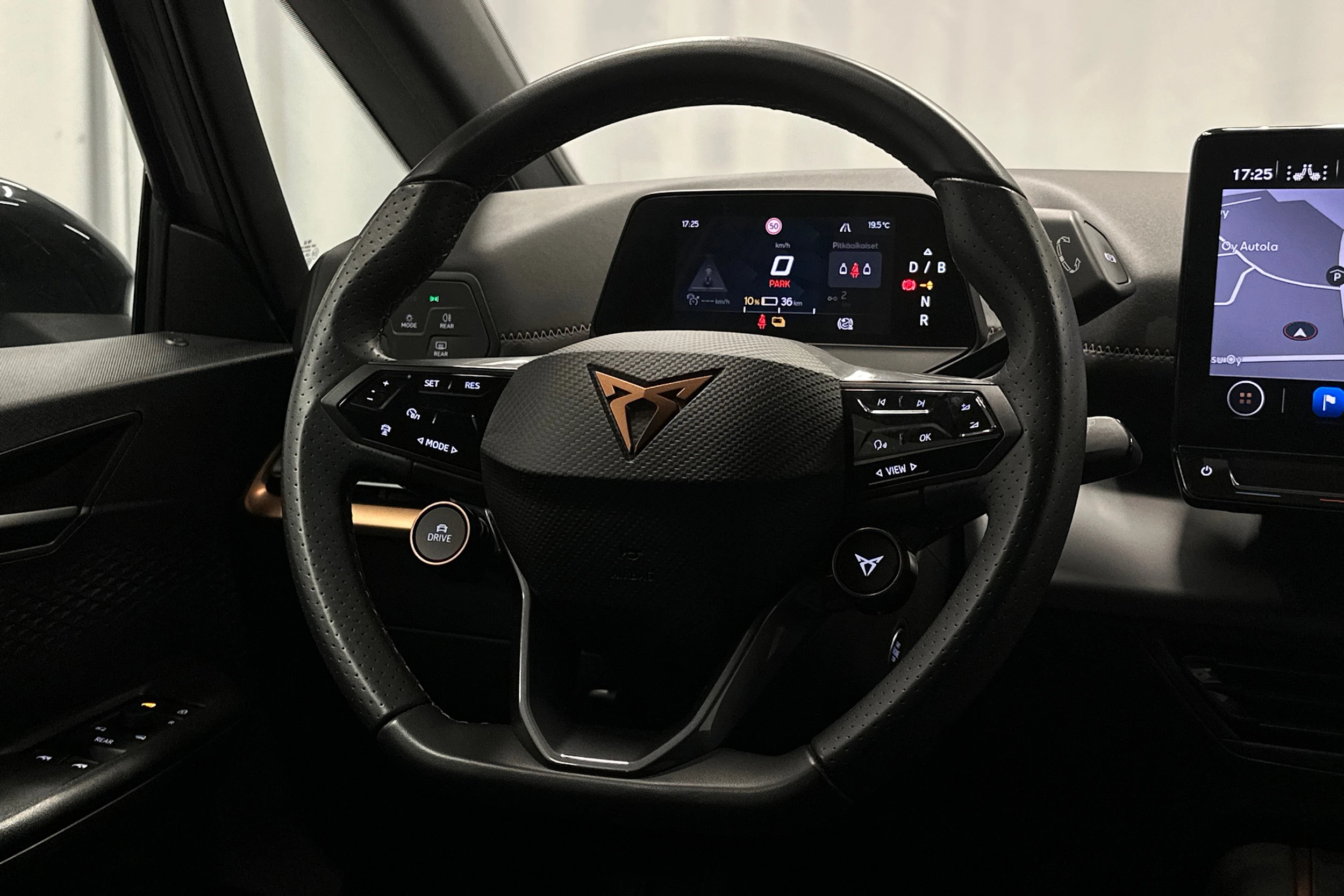 harmaa CUPRA Born 2024 kuva 13.