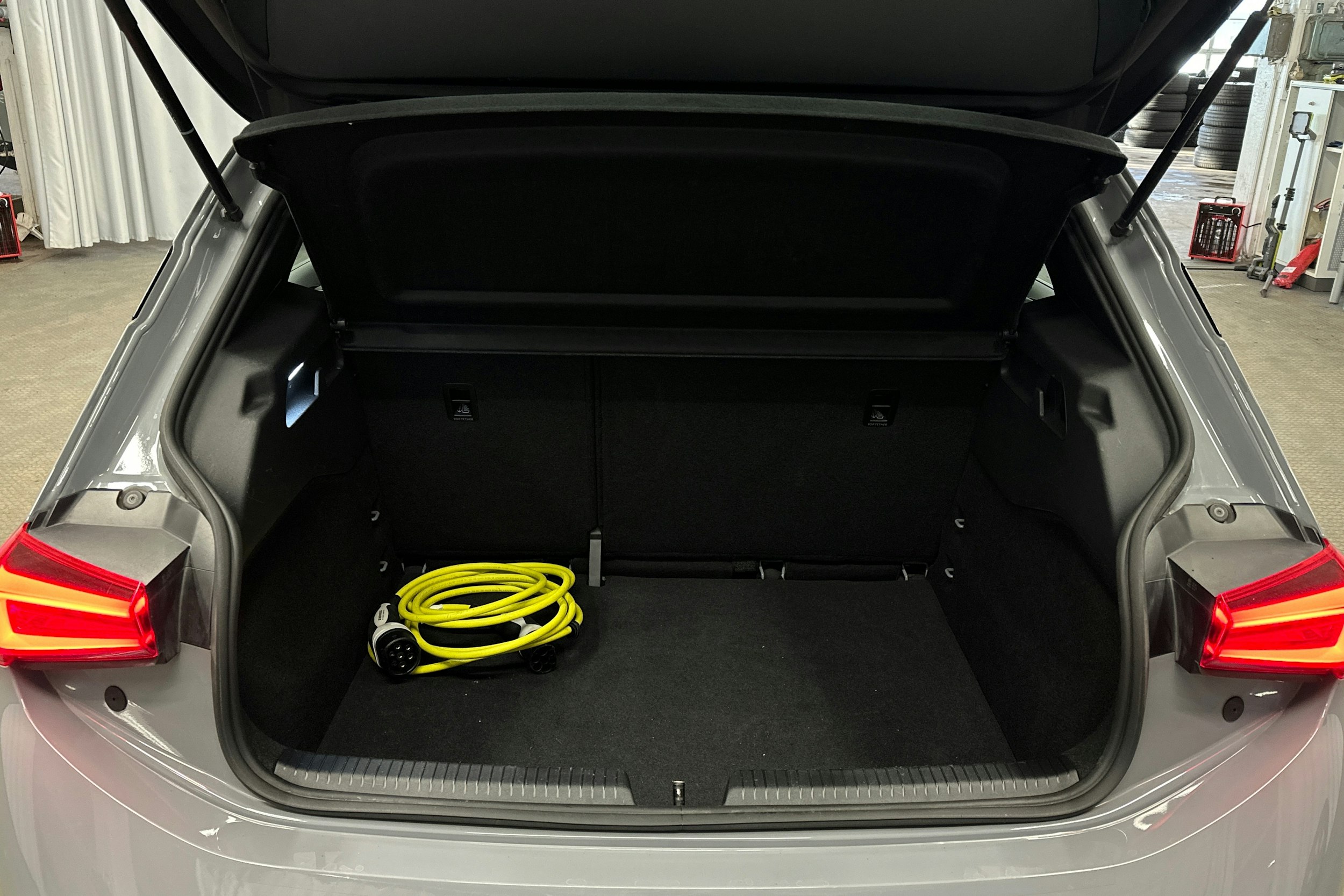 harmaa CUPRA Born 2024 kuva 14.