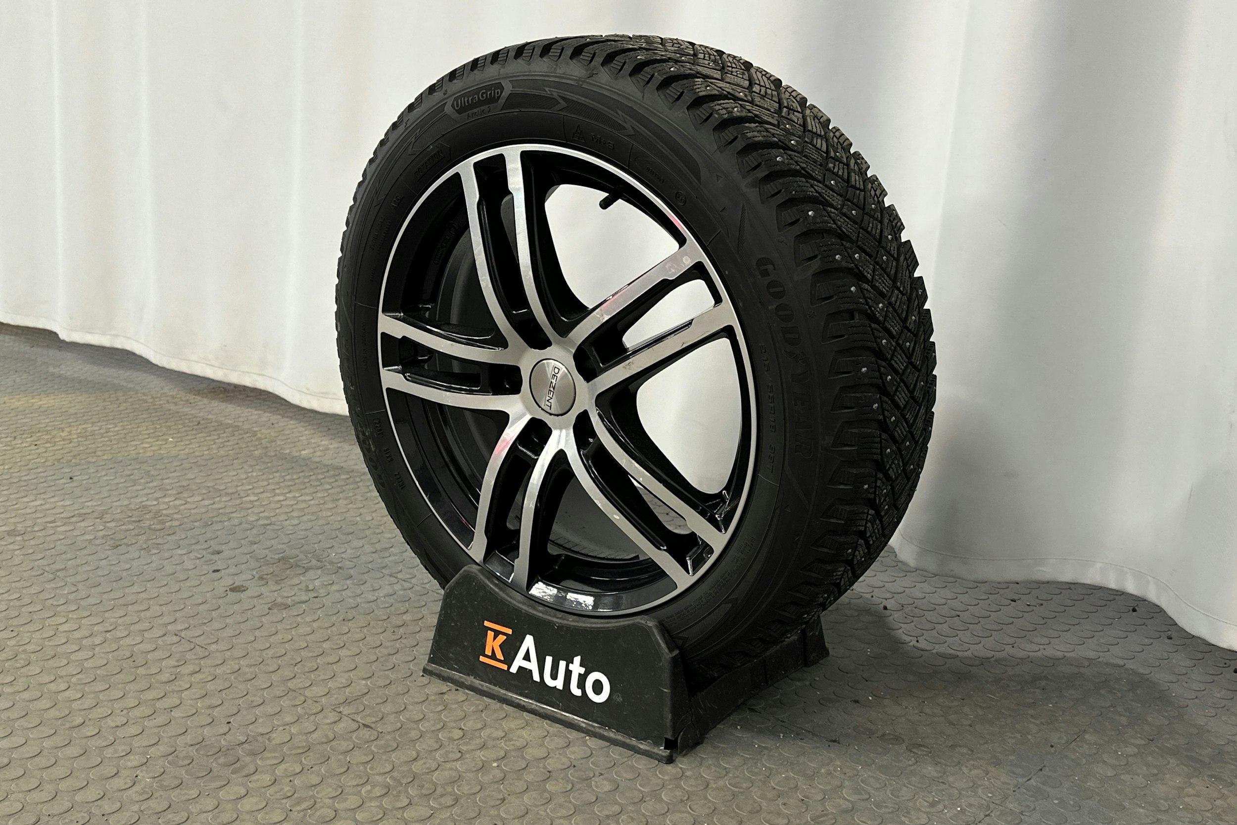 harmaa CUPRA Born 2024 kuva 10.