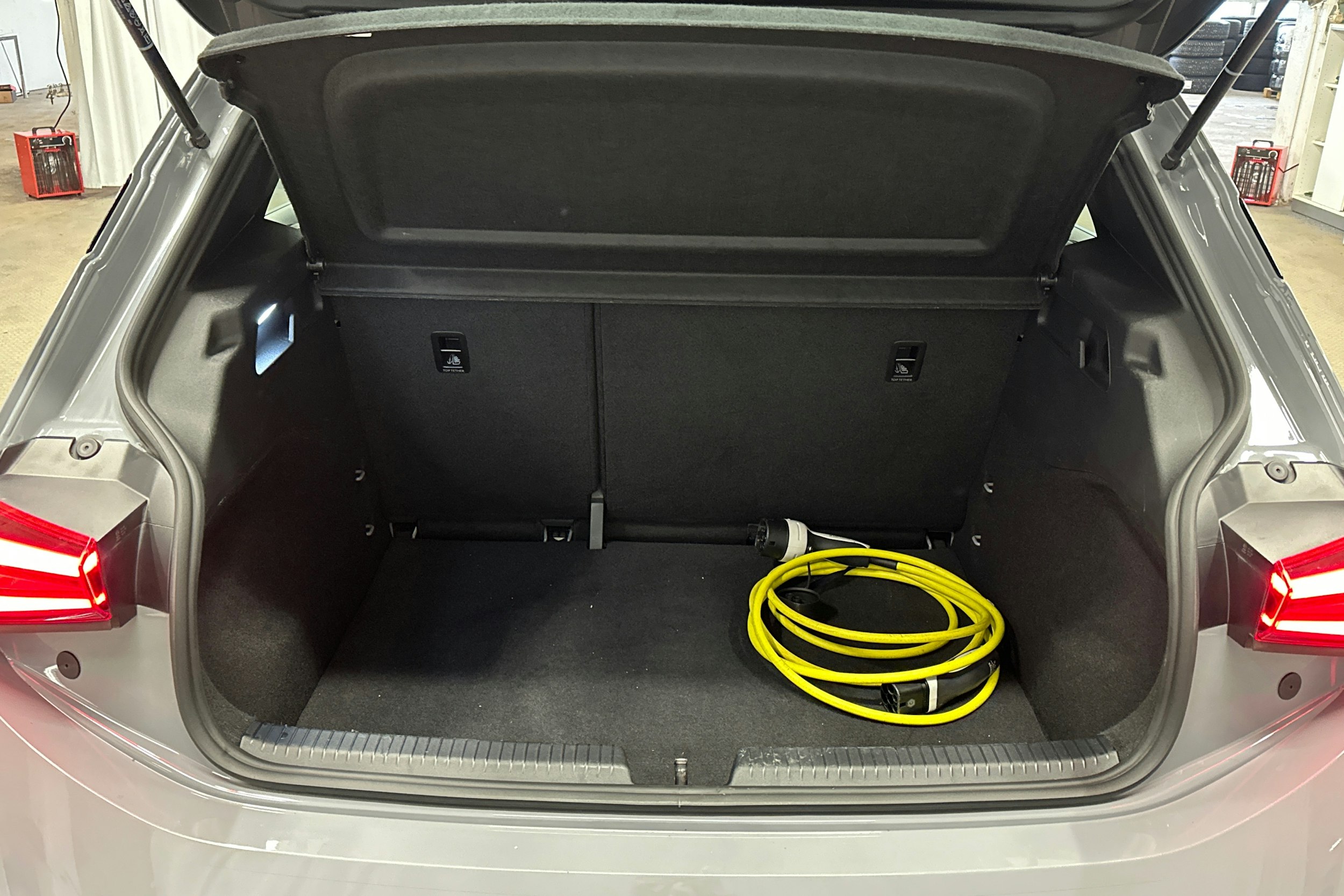 harmaa CUPRA Born 2024 kuva 11.