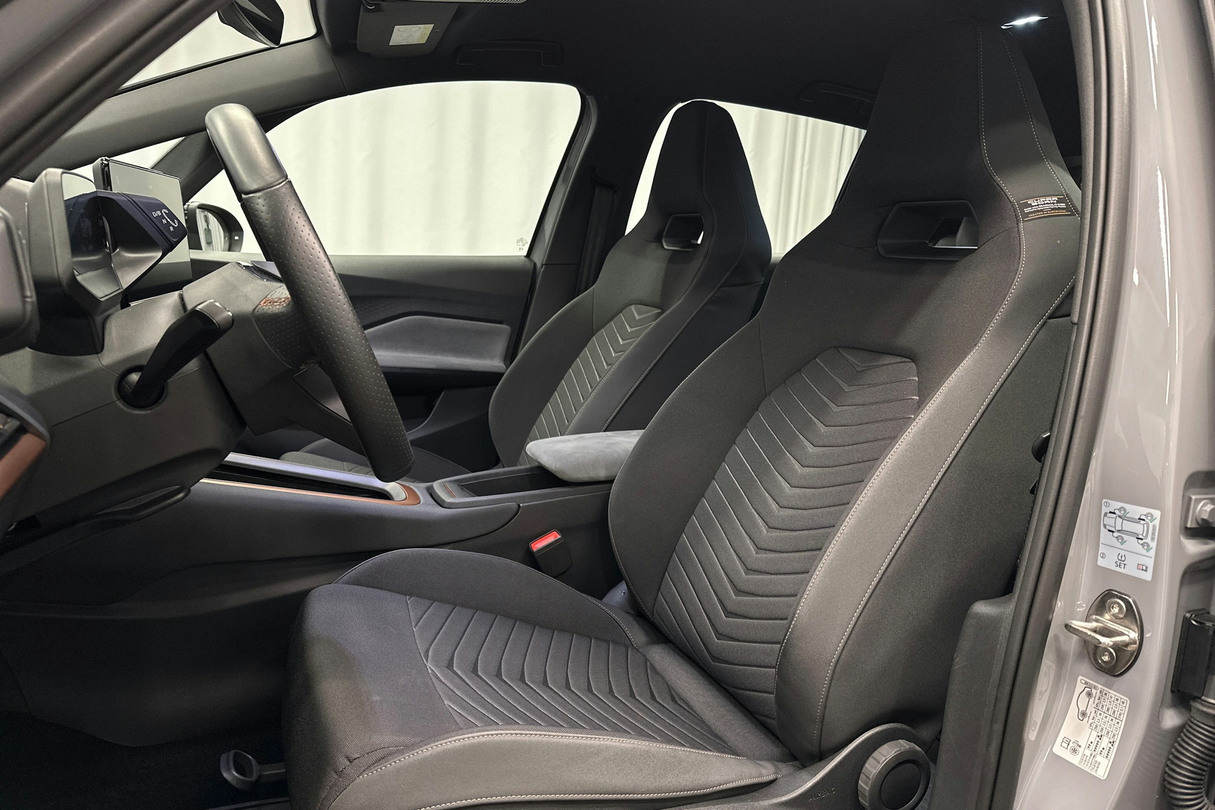 harmaa CUPRA Born 2024 kuva 12.