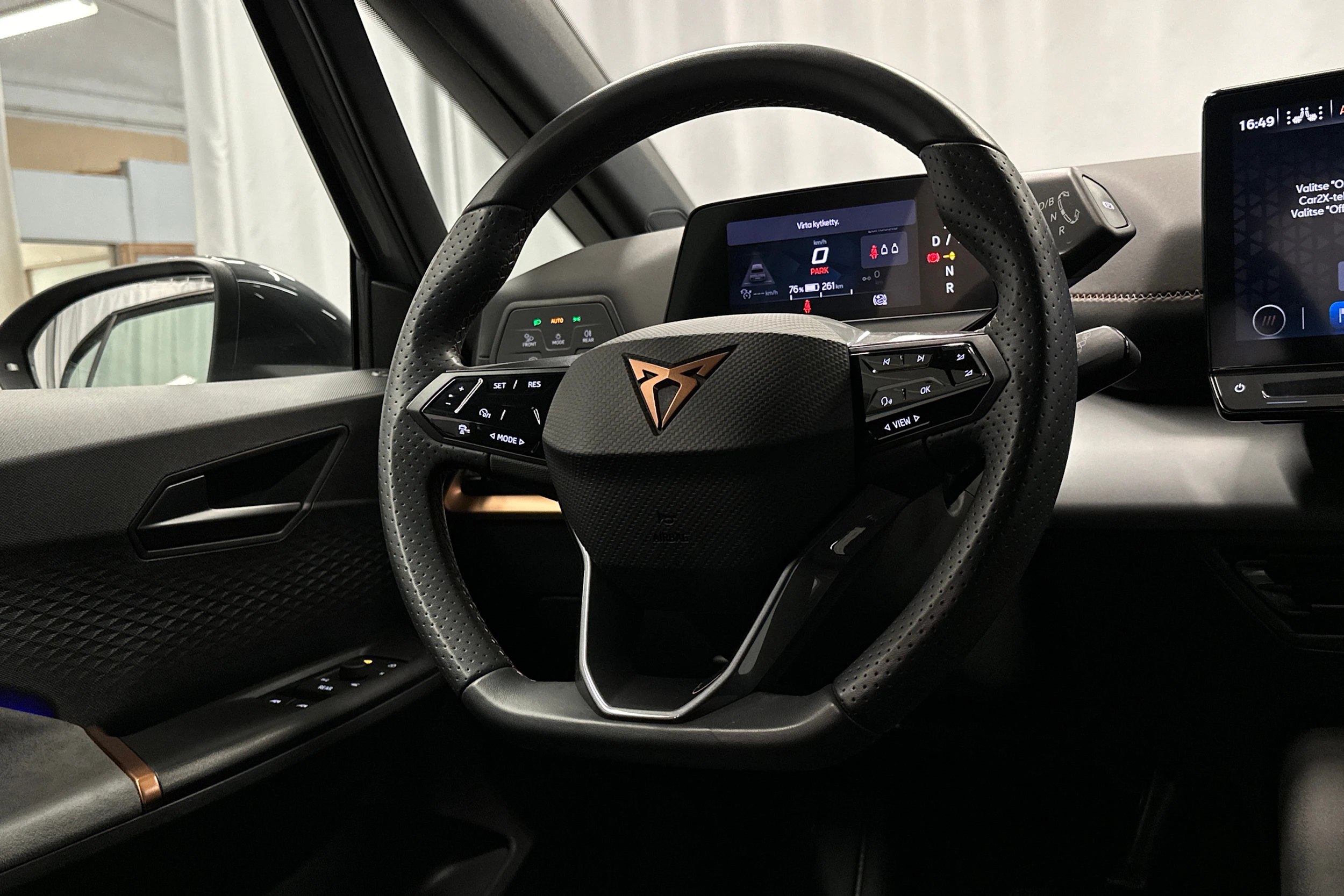 harmaa CUPRA Born 2024 kuva 17.