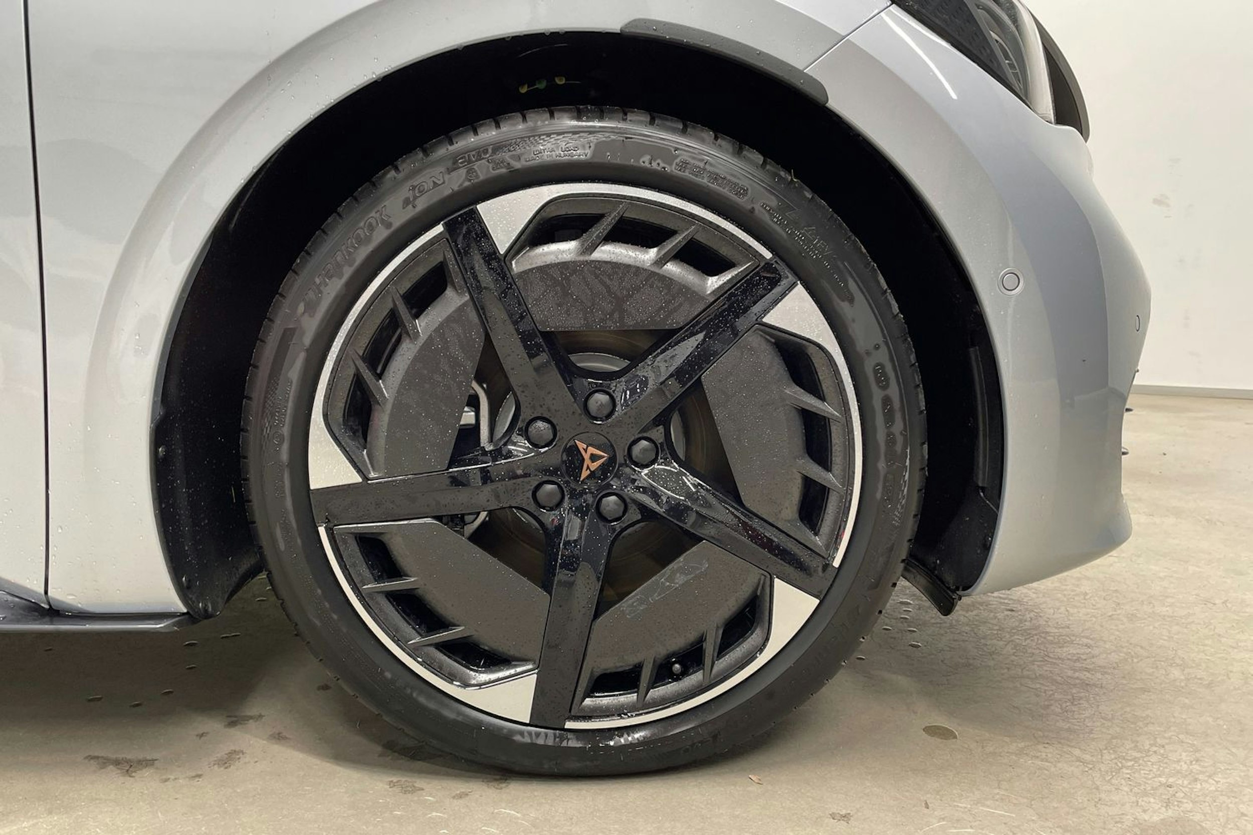 met. harmaa CUPRA Born 2025 kuva 10.