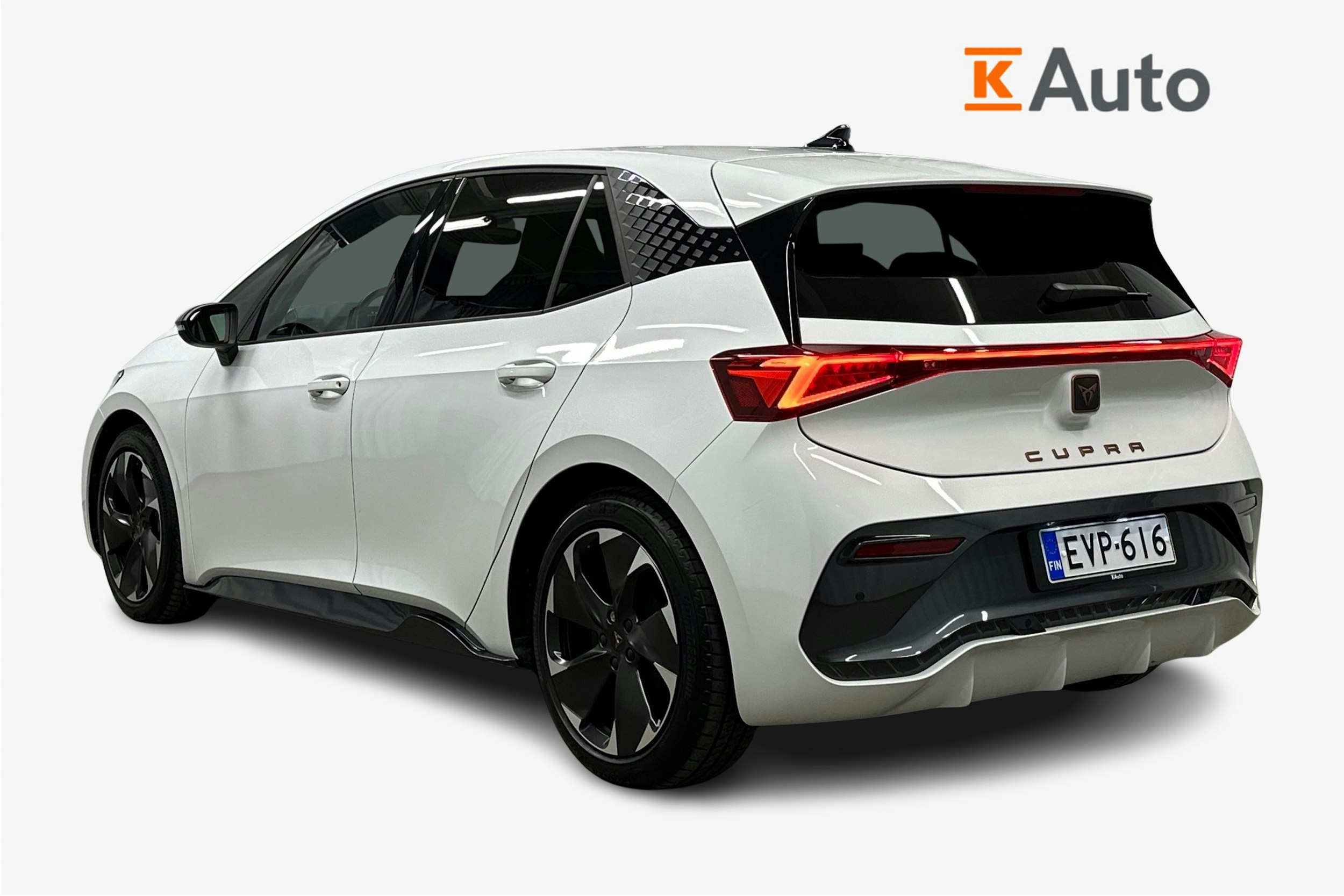 valkoinen CUPRA Born 2025 kuva 2.