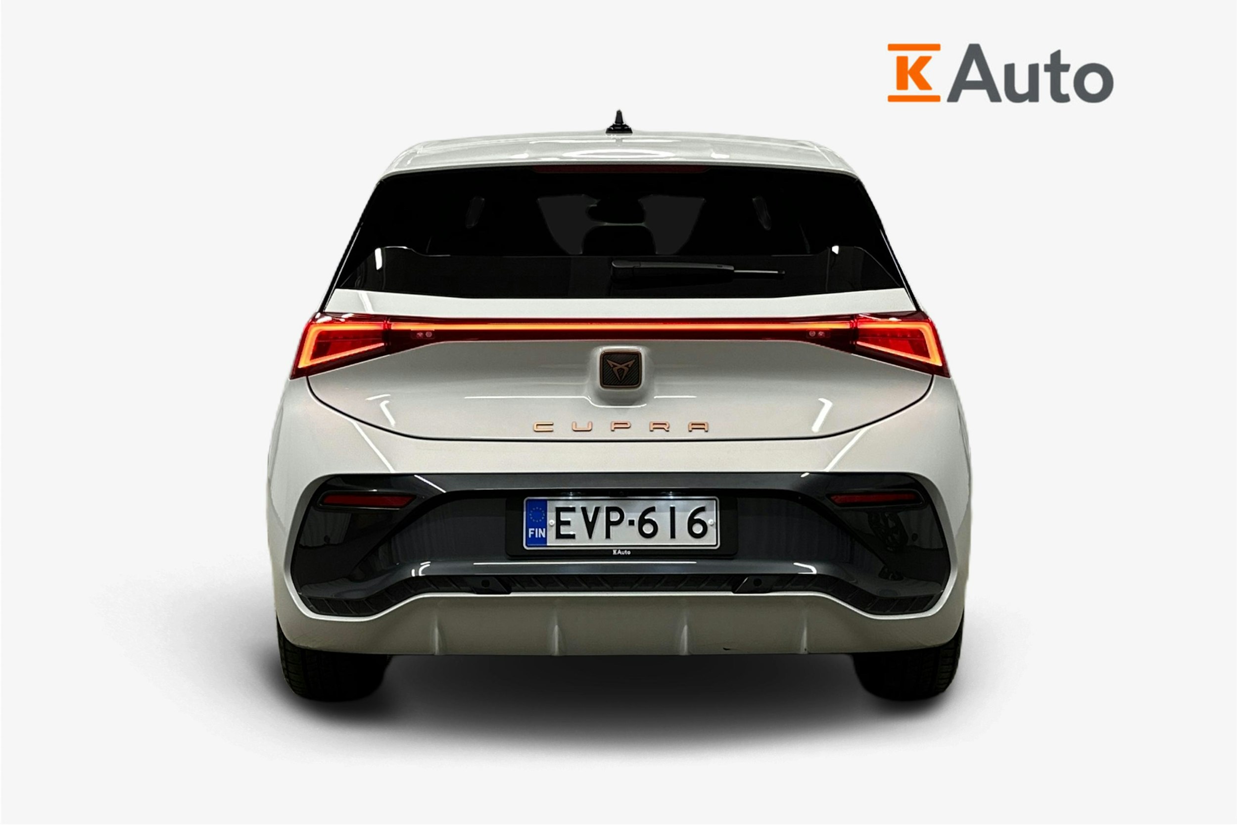 valkoinen CUPRA Born 2025 kuva 3.