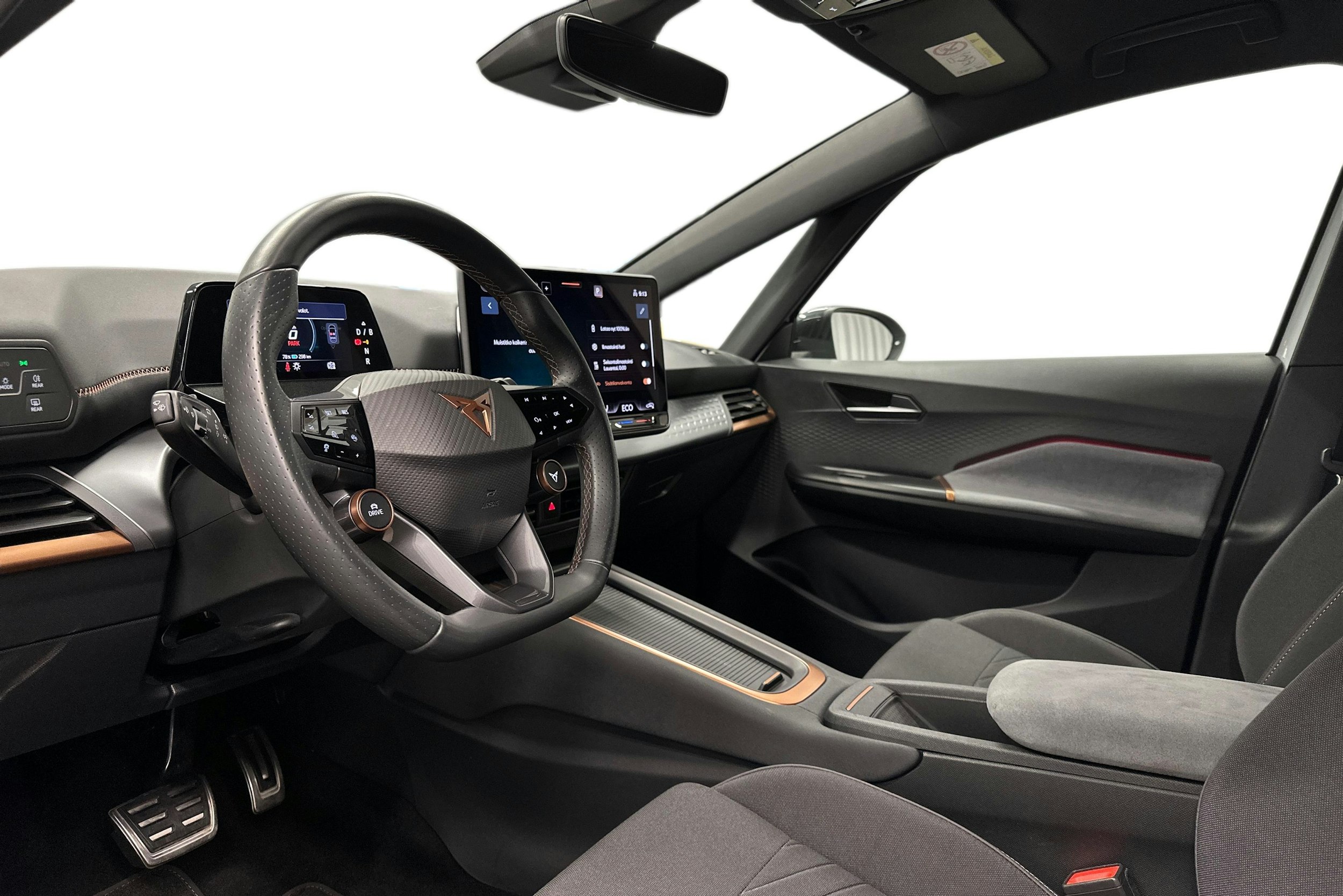 valkoinen CUPRA Born 2025 kuva 7.