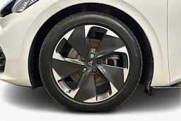 valkoinen CUPRA Born 2025 kuva 11.