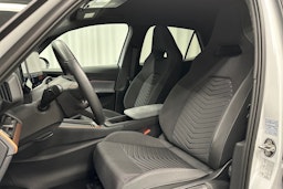 valkoinen CUPRA Born 2025 kuva 15.
