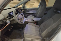 valkoinen CUPRA Born 2025 kuva 12.