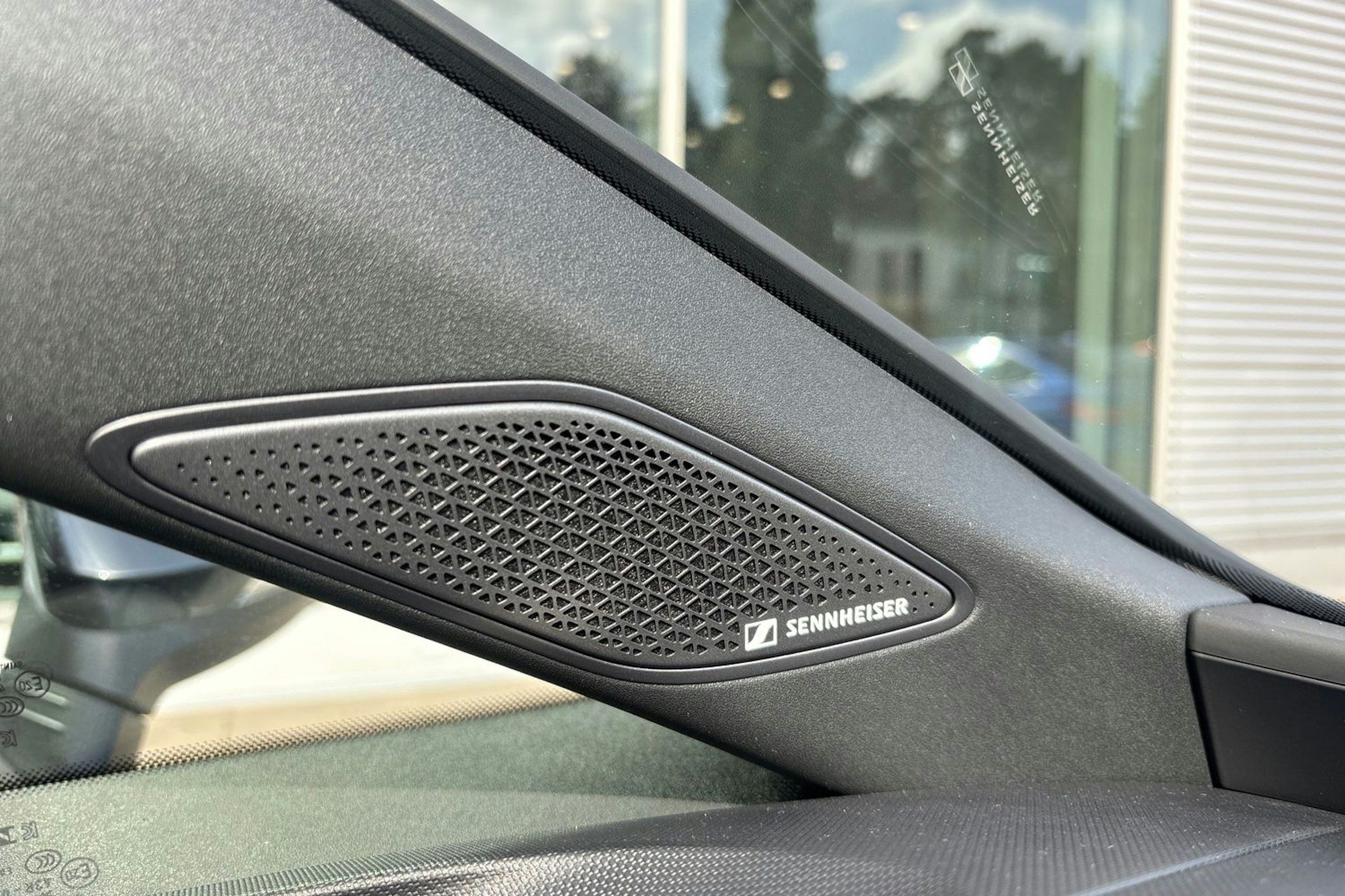 Valkoinen CUPRA Born 2025 kuva 14.