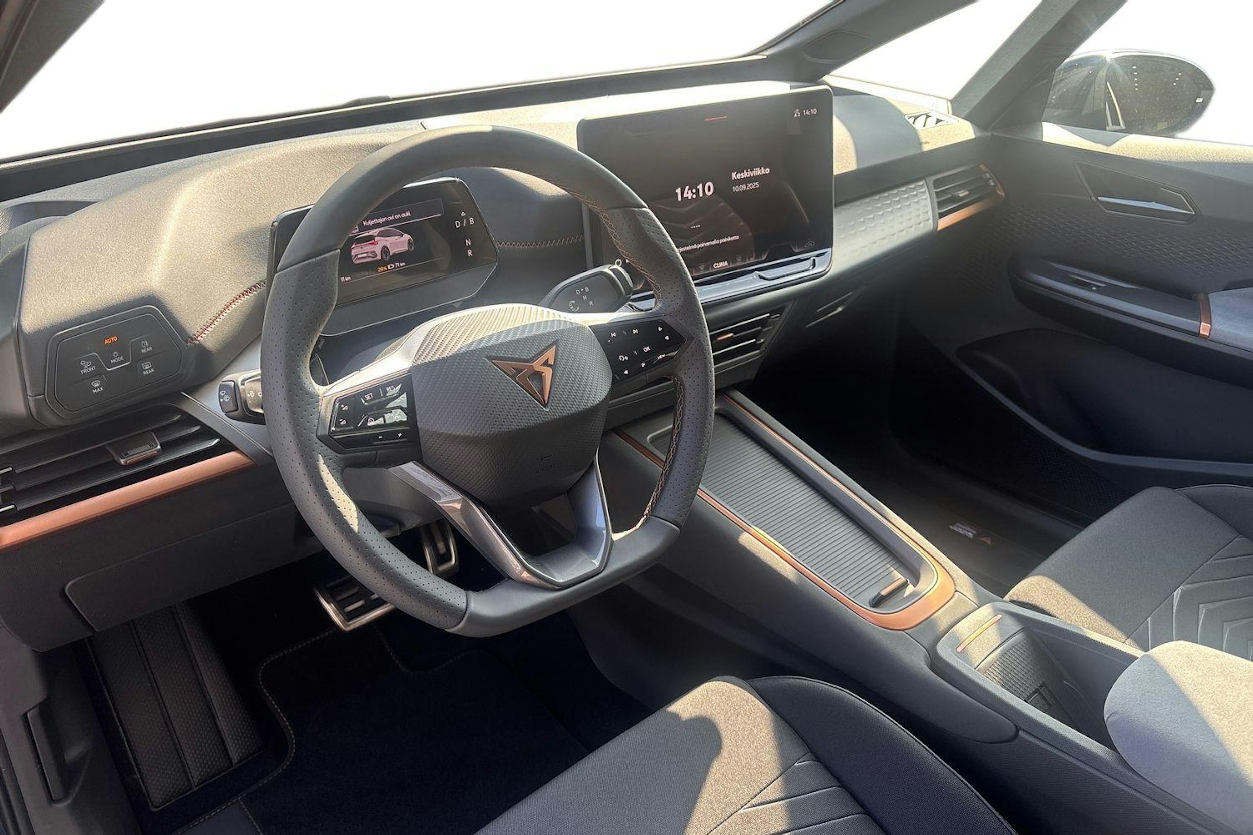 sininen CUPRA Born 2026 kuva 6.