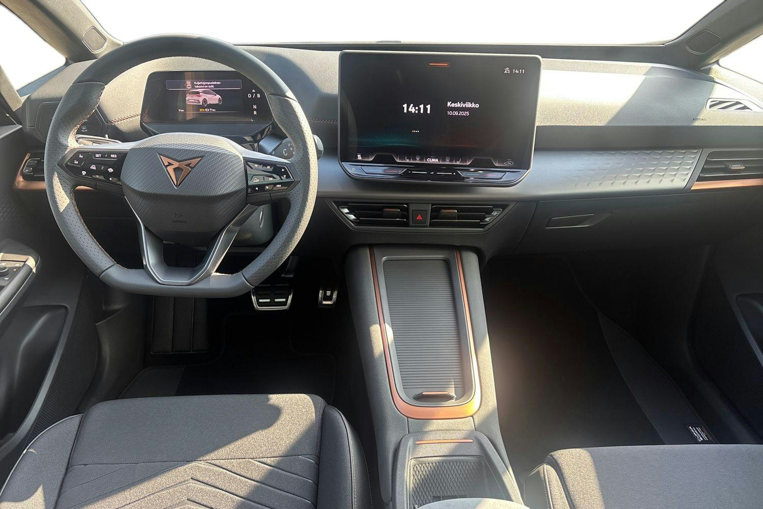 sininen CUPRA Born 2026 kuva 7.