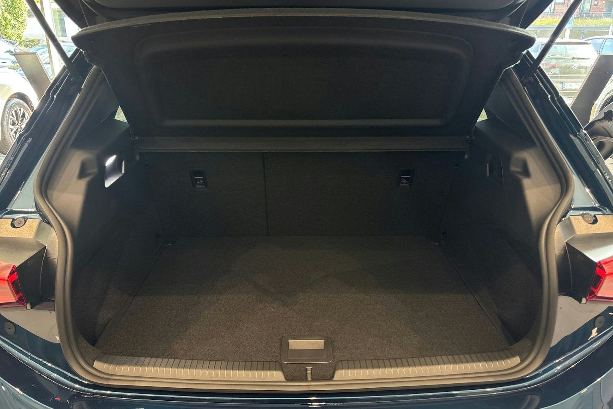 sininen CUPRA Born 2026 kuva 11.