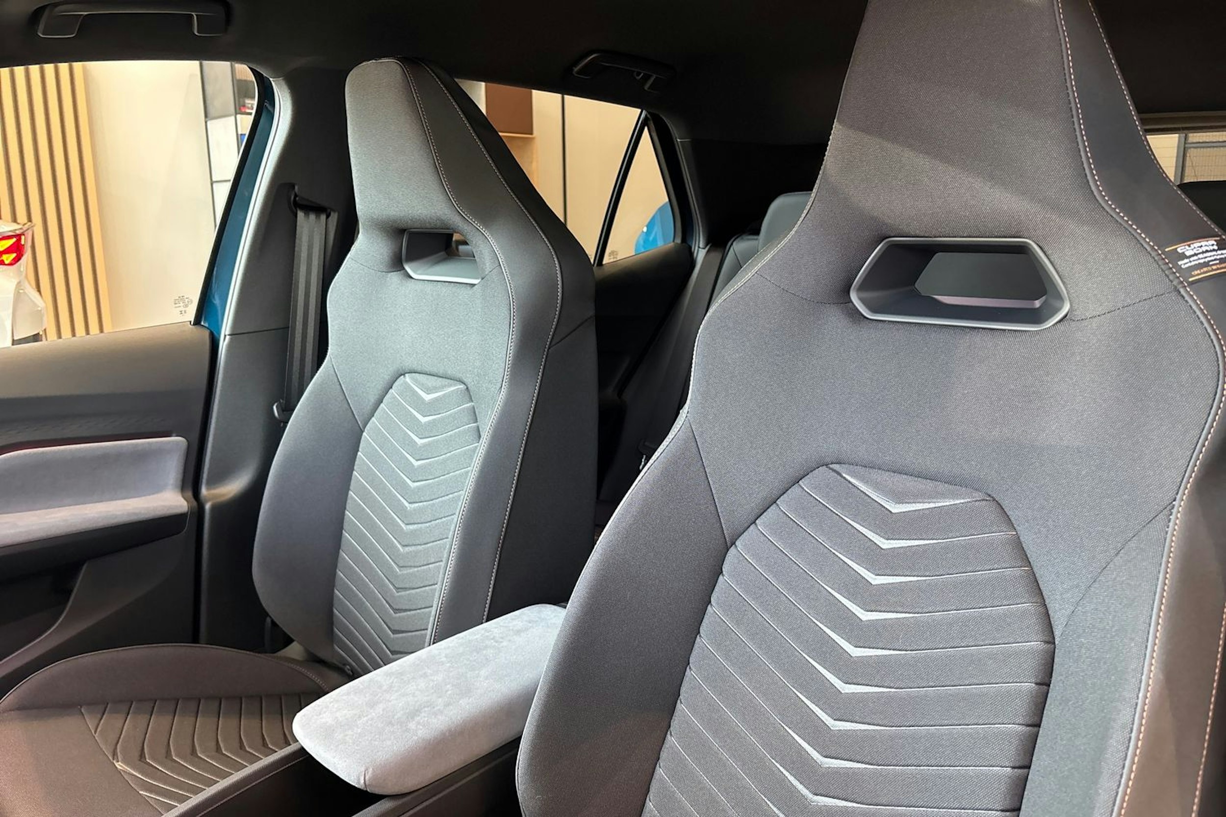 sininen CUPRA Born 2026 kuva 14.