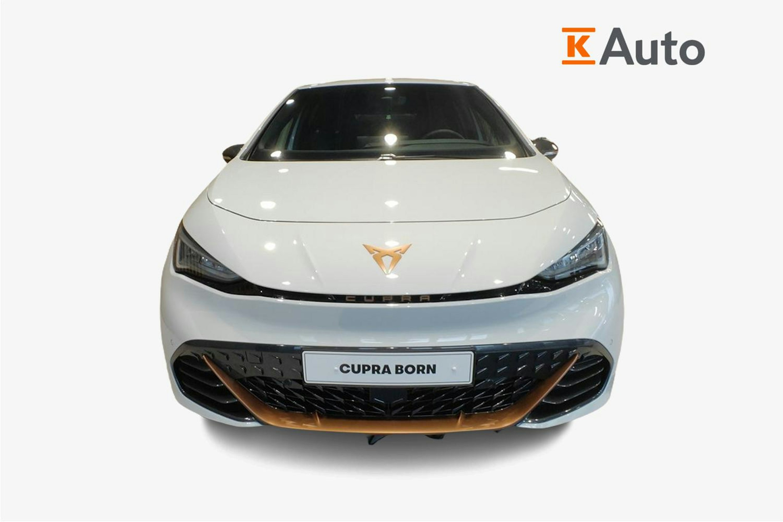 valkoinen CUPRA Born 2026 kuva 4.