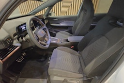 valkoinen CUPRA Born 2026 kuva 12.