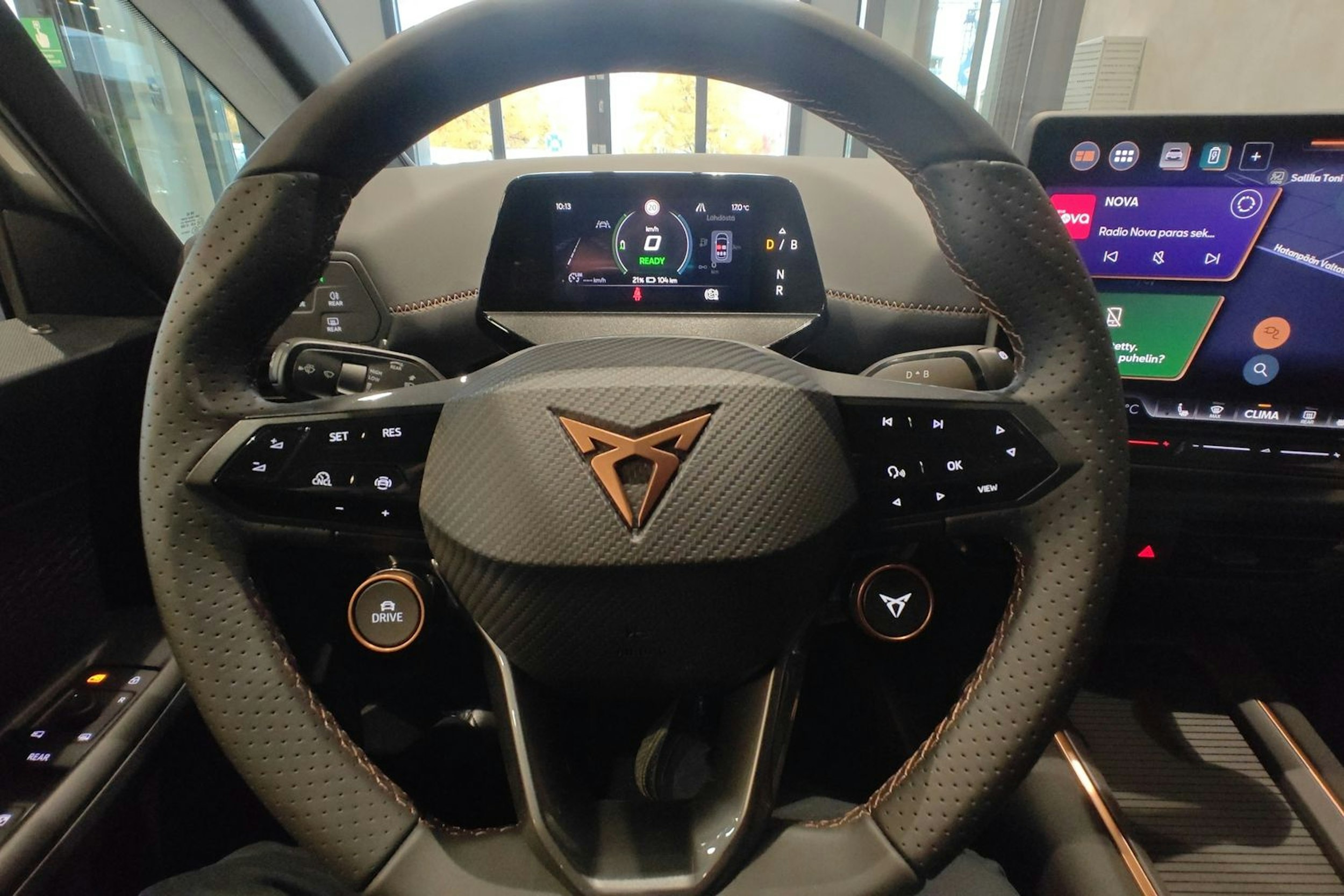 valkoinen CUPRA Born 2026 kuva 14.