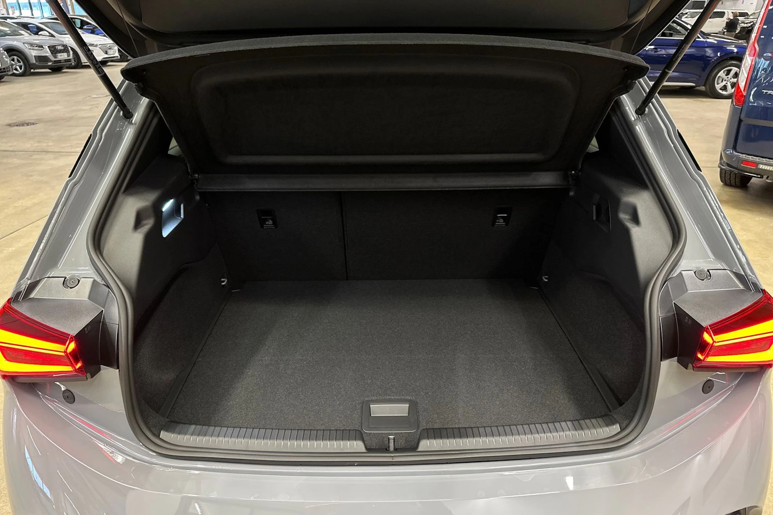 harmaa CUPRA Born 2026 kuva 29.