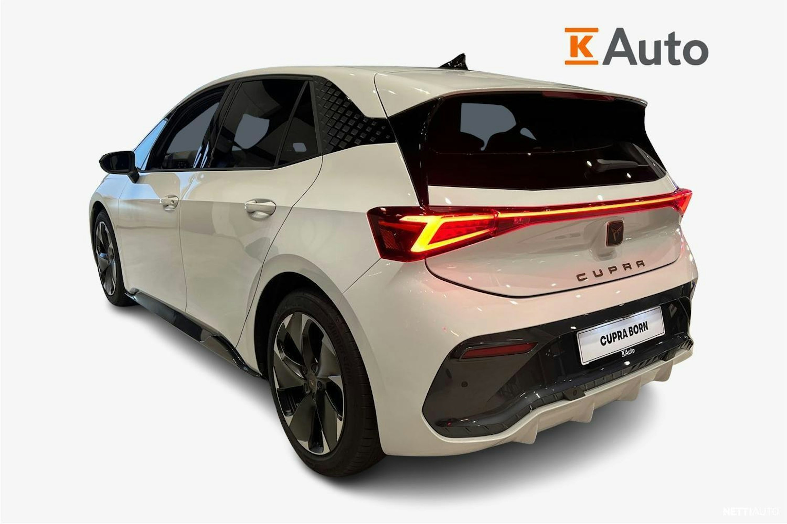 met. valkoinen CUPRA Born 2026 kuva 2.