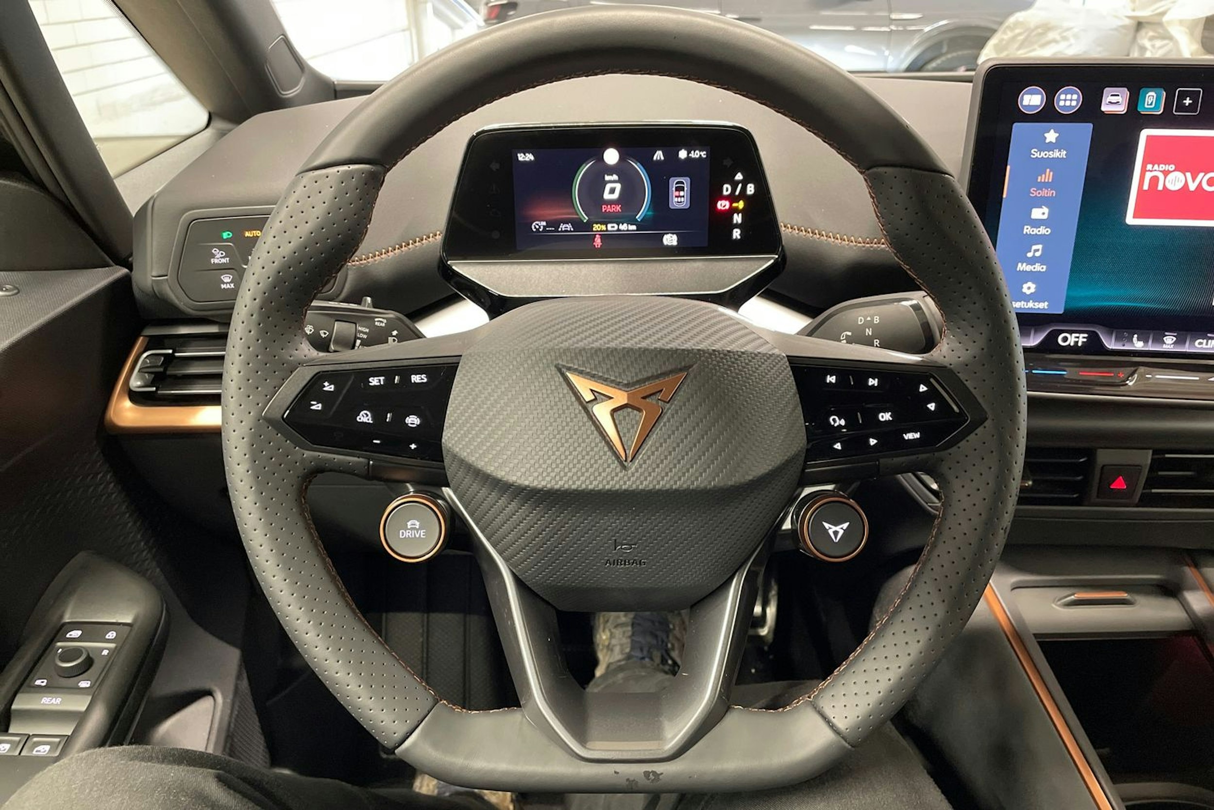 met. musta CUPRA Born 2026 kuva 12.