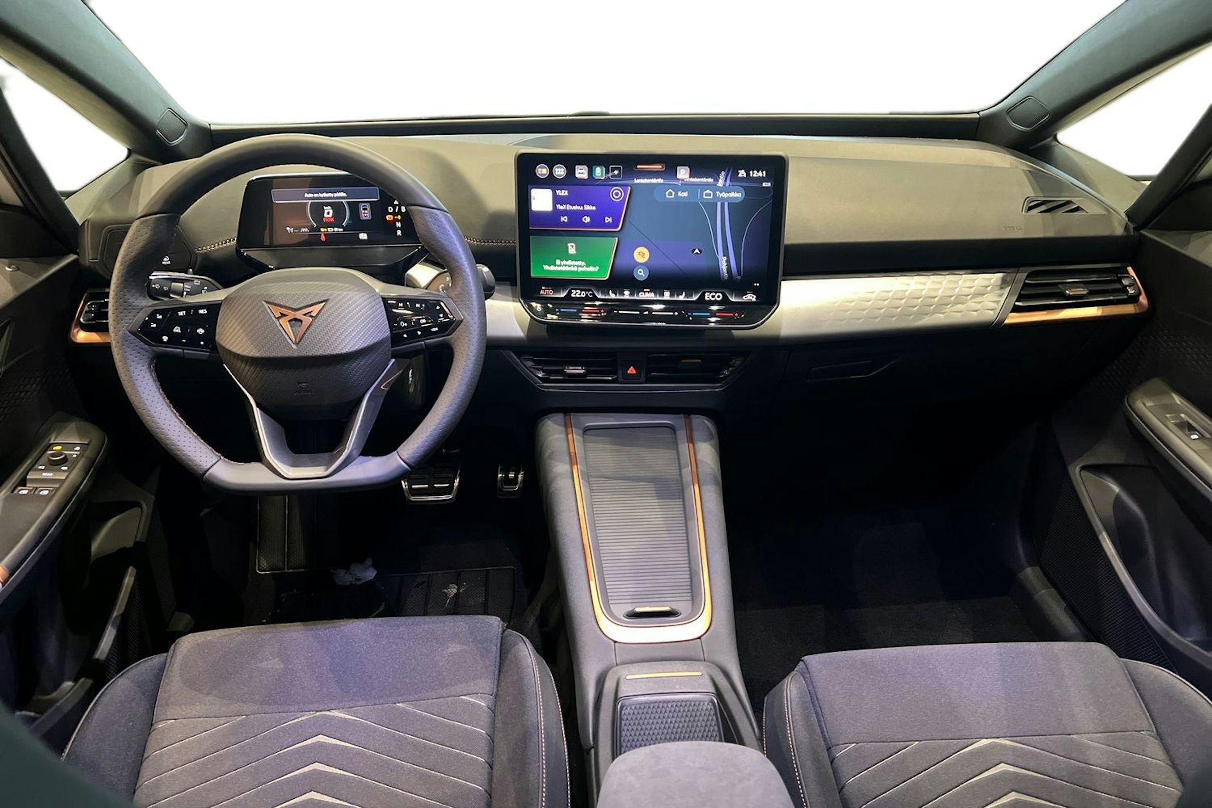 met. valkoinen CUPRA Born 2026 kuva 11.