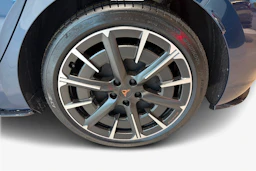 sininen CUPRA Born 2026 kuva 9.