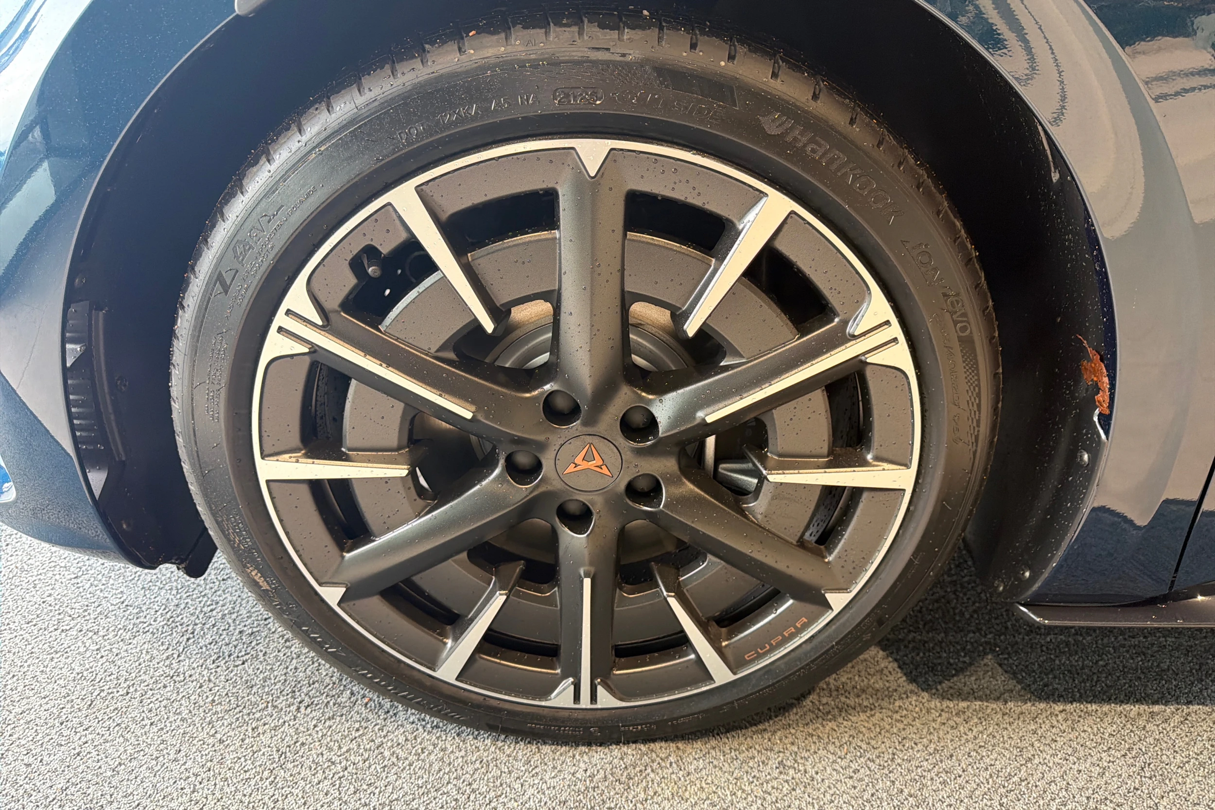 sininen CUPRA Born 2026 kuva 10.