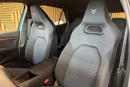 sininen CUPRA Born 2026 kuva 14.
