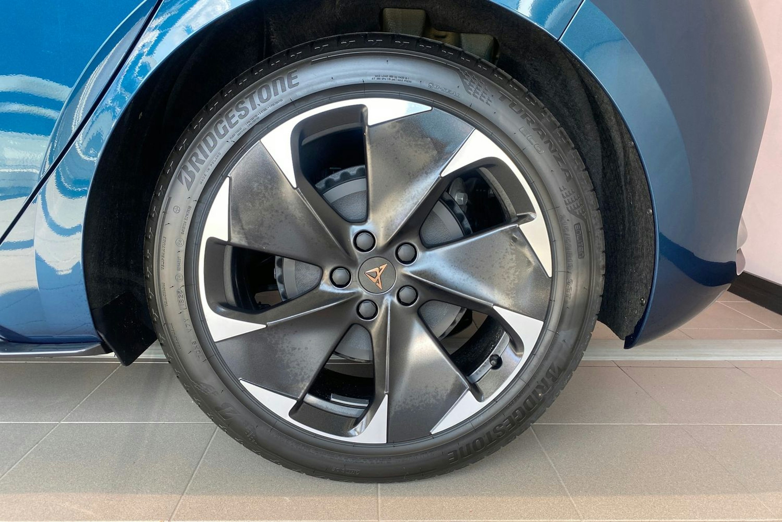 sininen CUPRA Born 2026 kuva 10.