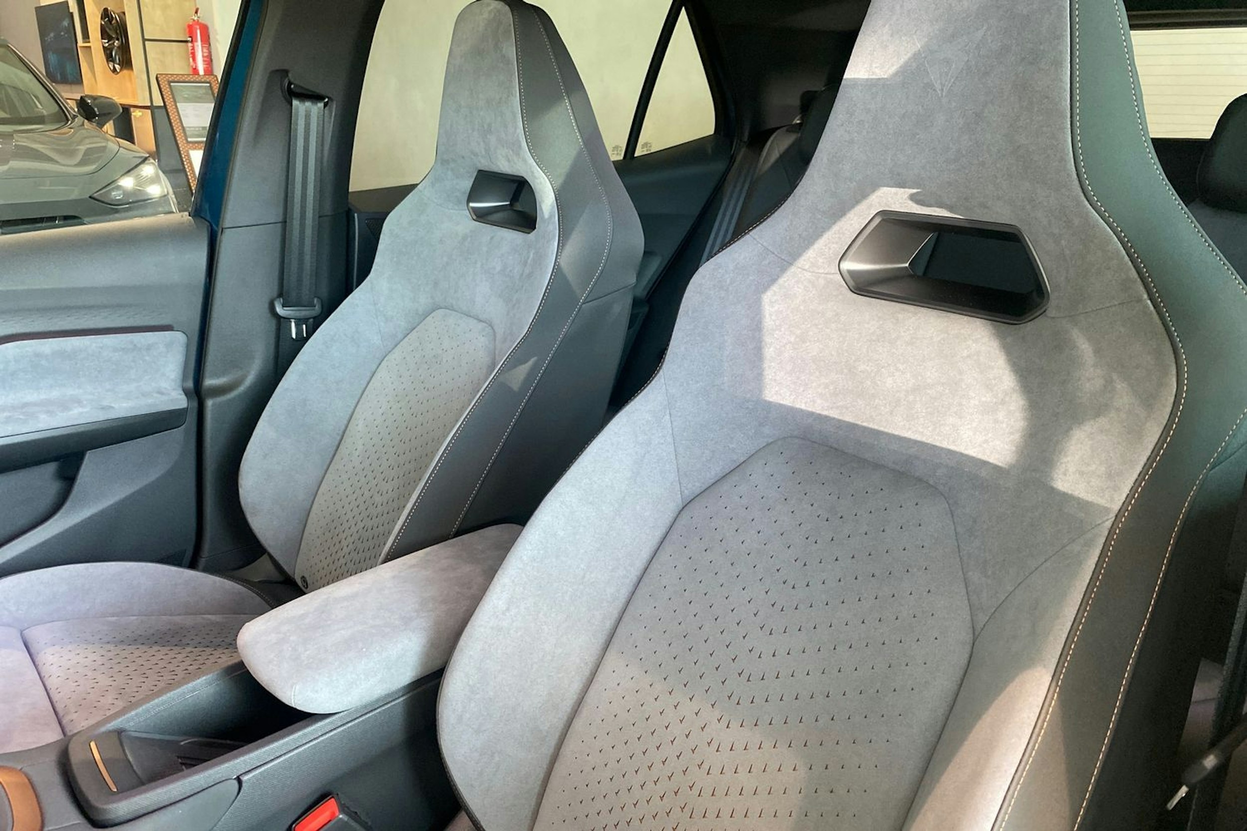 sininen CUPRA Born 2026 kuva 11.
