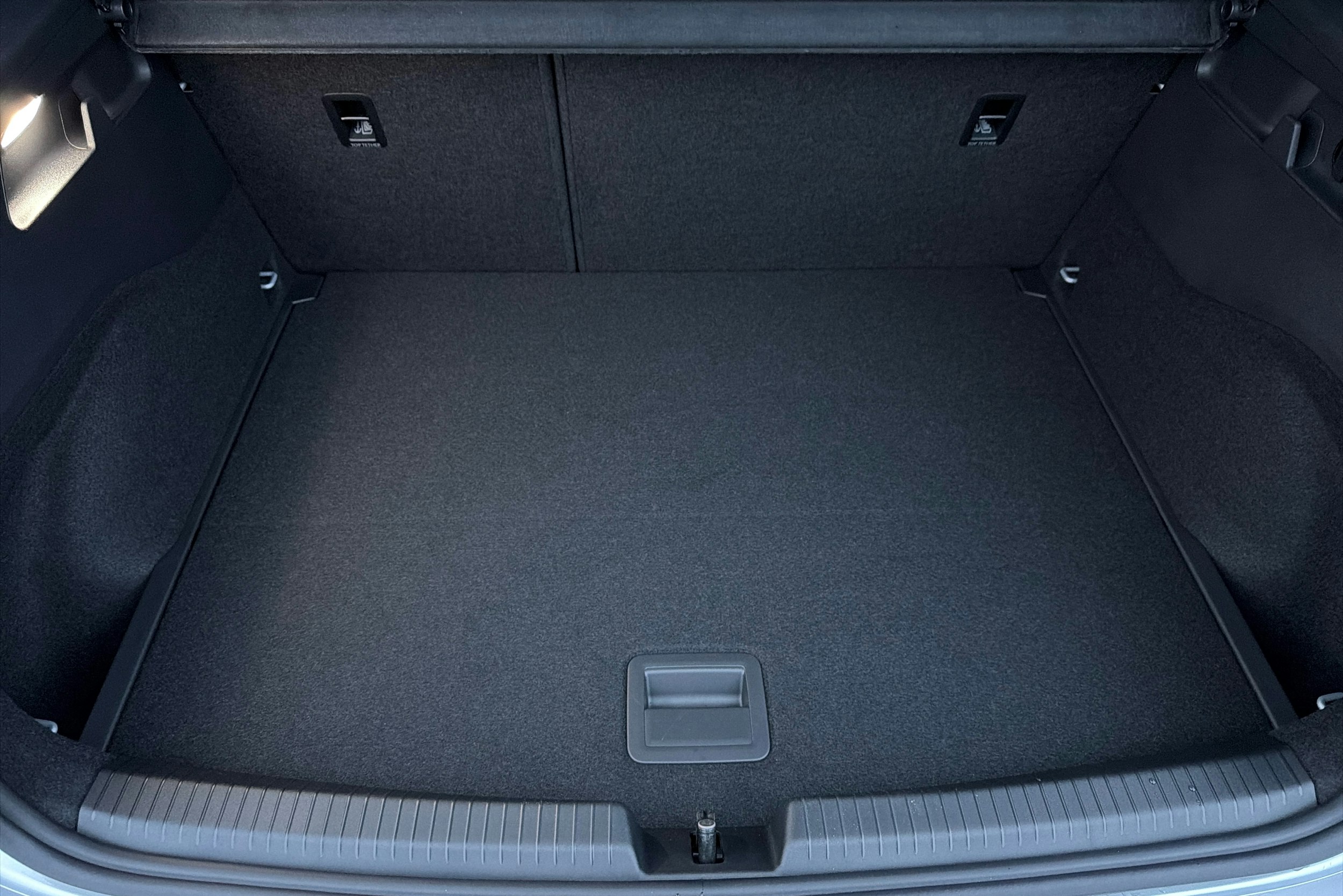 harmaa CUPRA Born 2026 kuva 11.