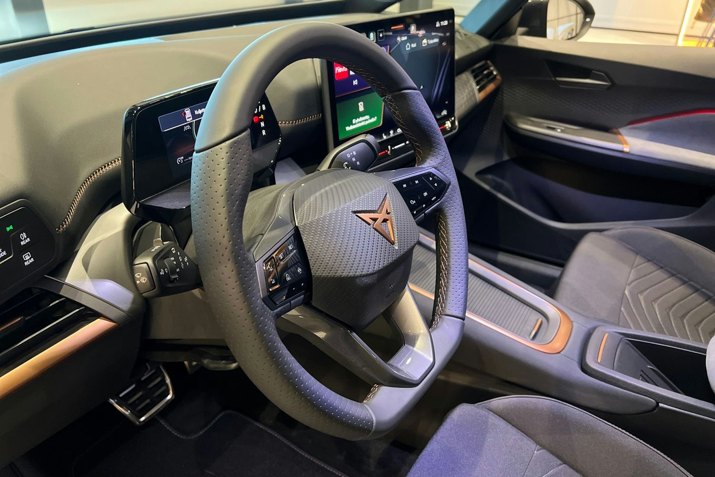 met. musta CUPRA Born 2026 kuva 11.