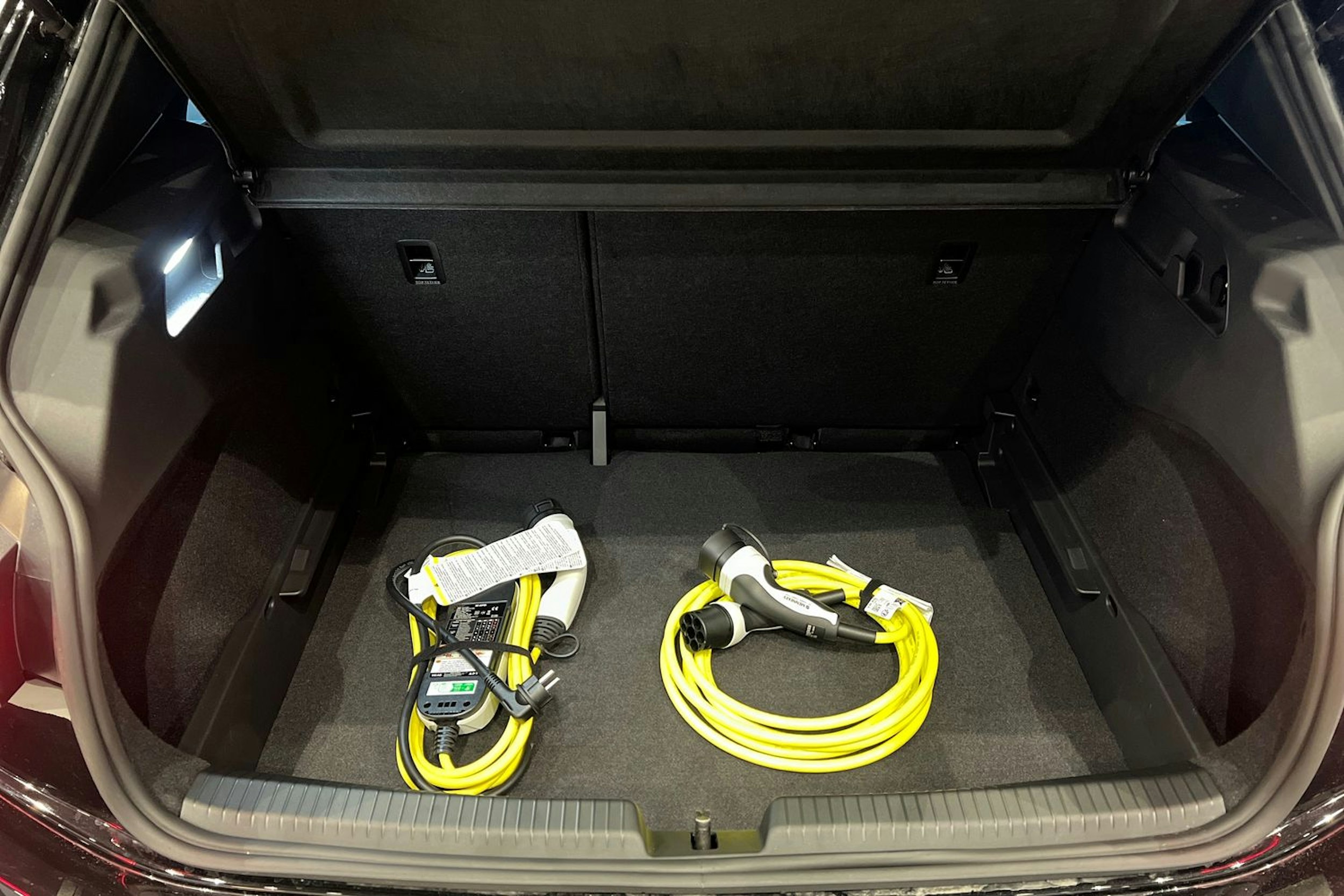 met. musta CUPRA Born 2026 kuva 14.