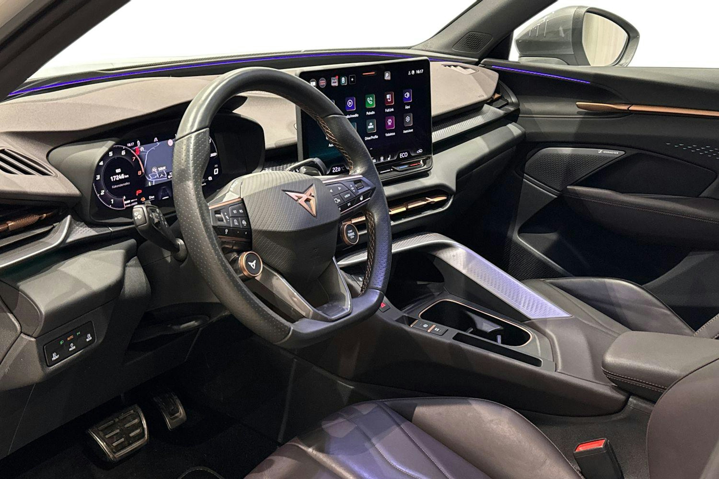 met. Valkoinen CUPRA Terramar 2025 kuva 6.