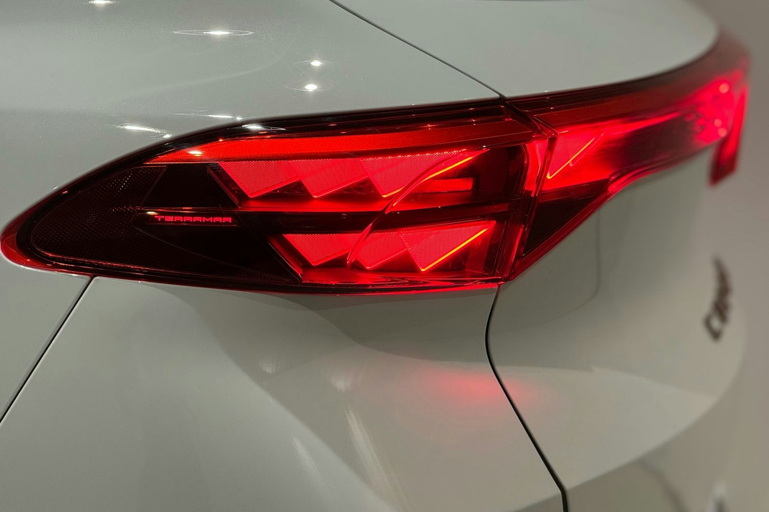 met. Valkoinen CUPRA Terramar 2025 kuva 13.