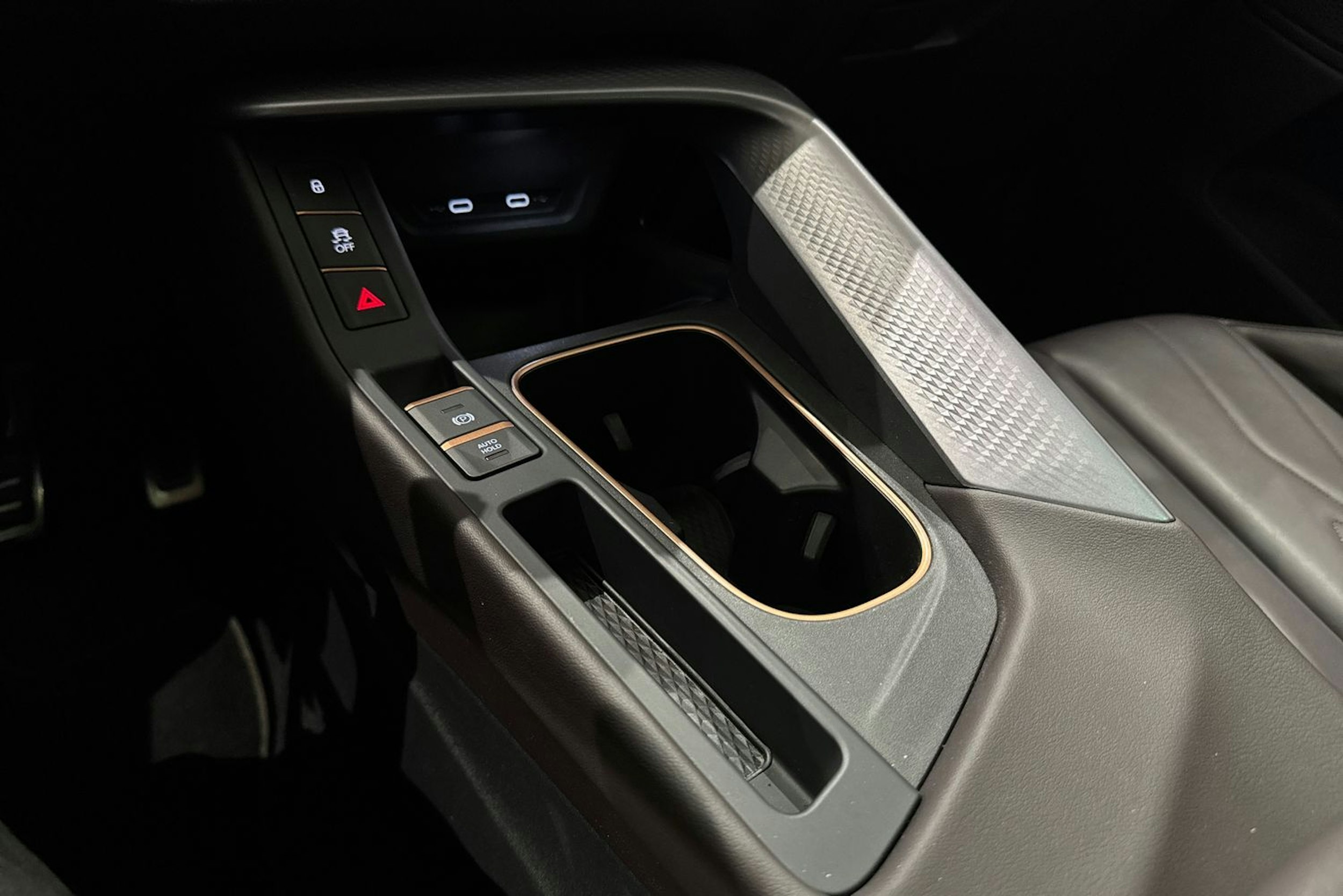 met. Valkoinen CUPRA Terramar 2025 kuva 35.