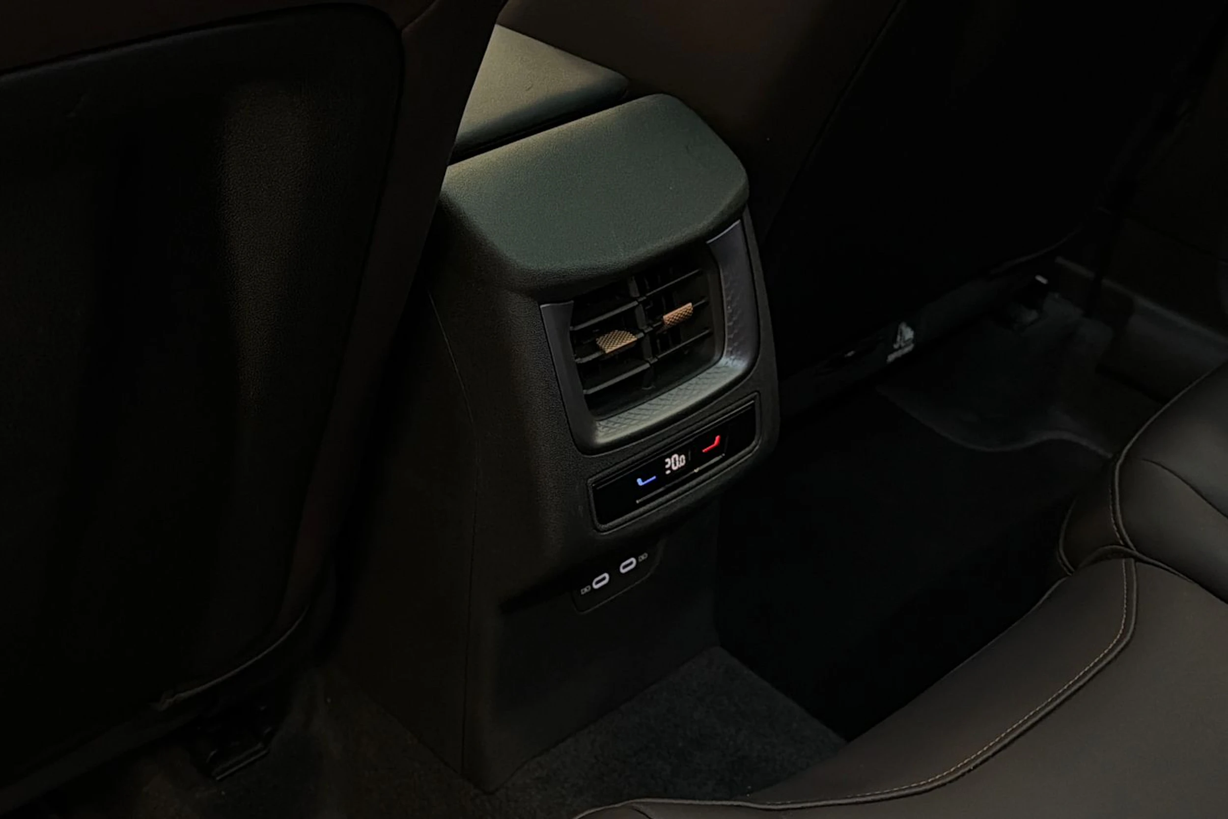 Harmaa CUPRA Terramar 2025 kuva 34.