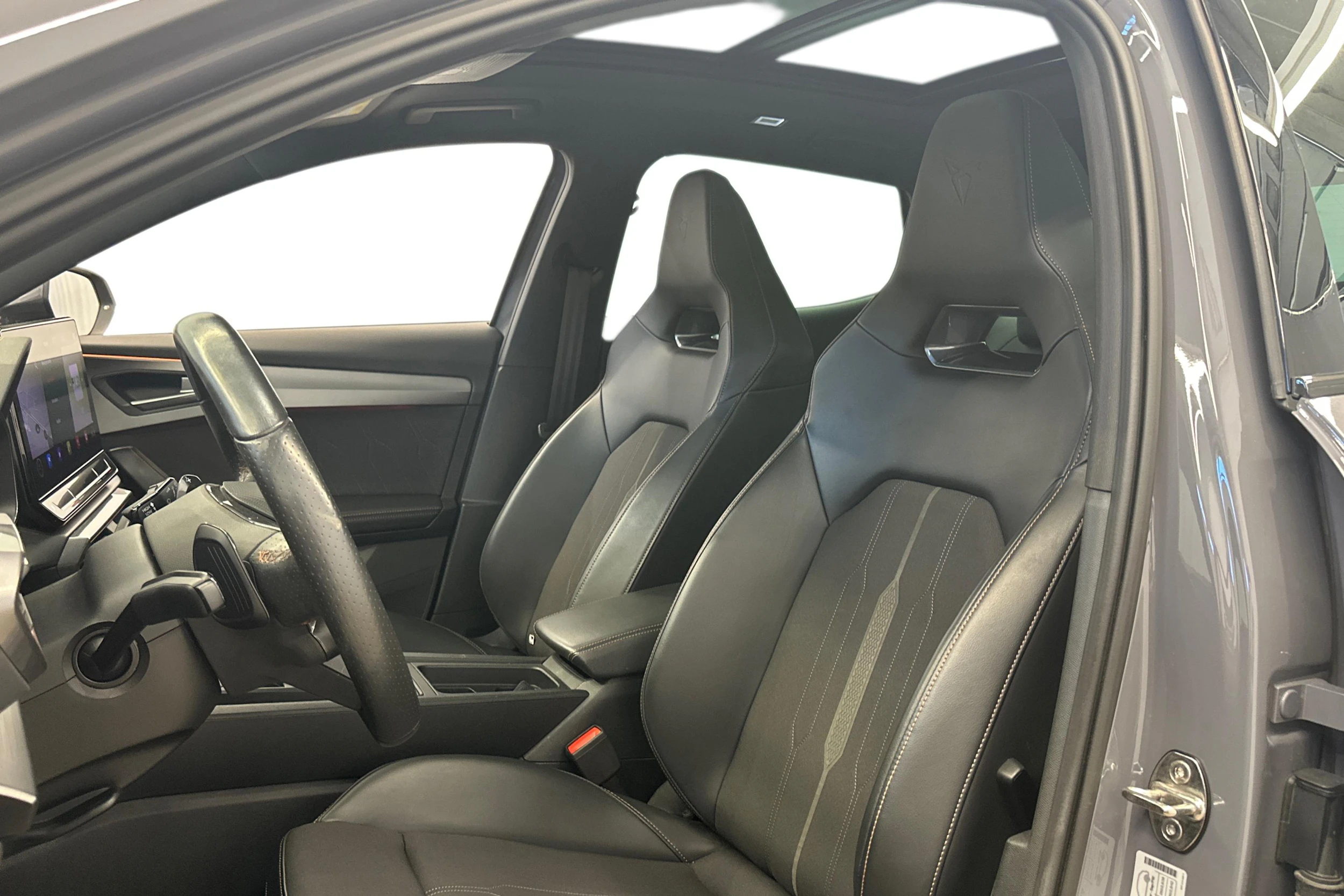 harmaa CUPRA Formentor 2021 kuva 6.