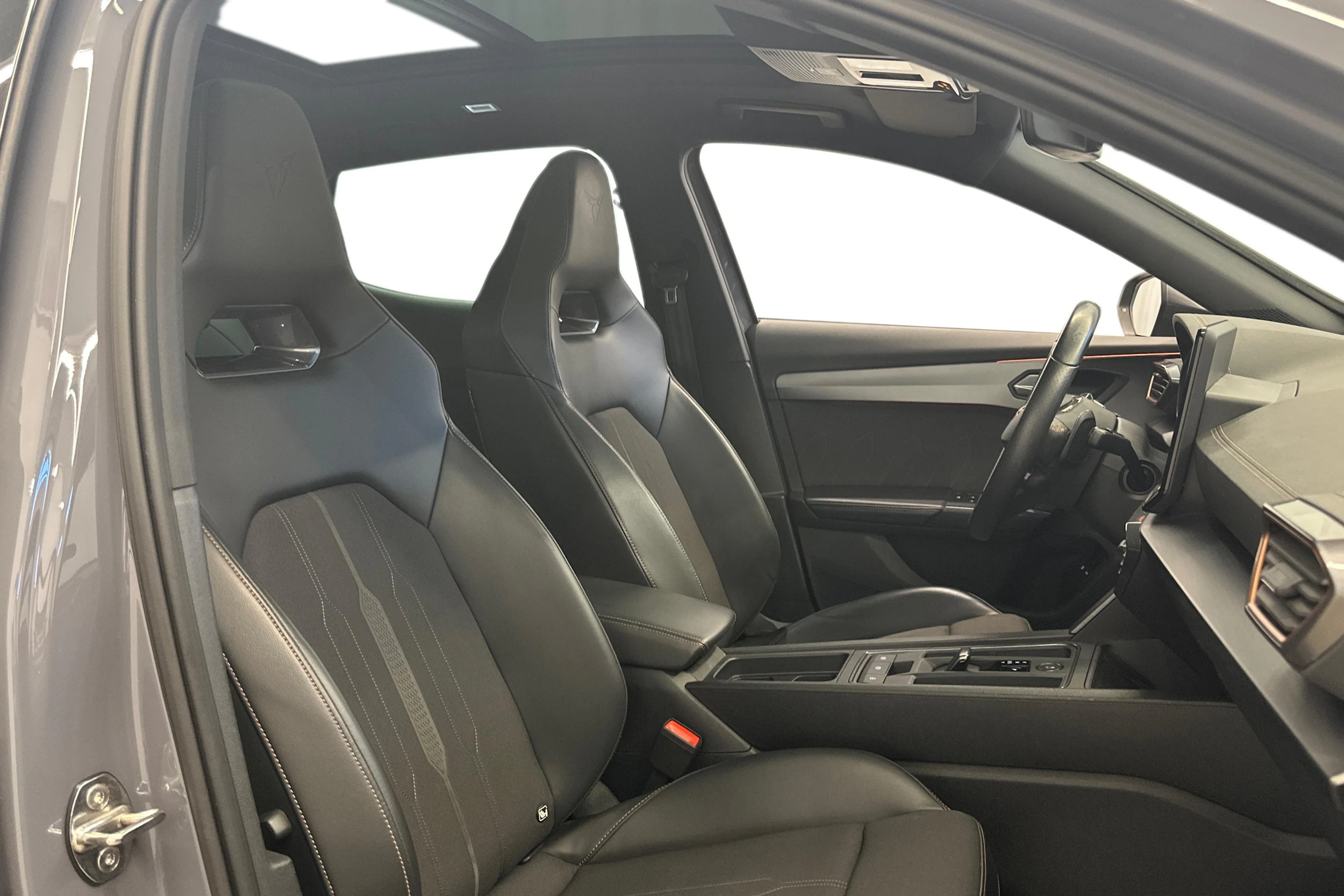 harmaa CUPRA Formentor 2021 kuva 7.