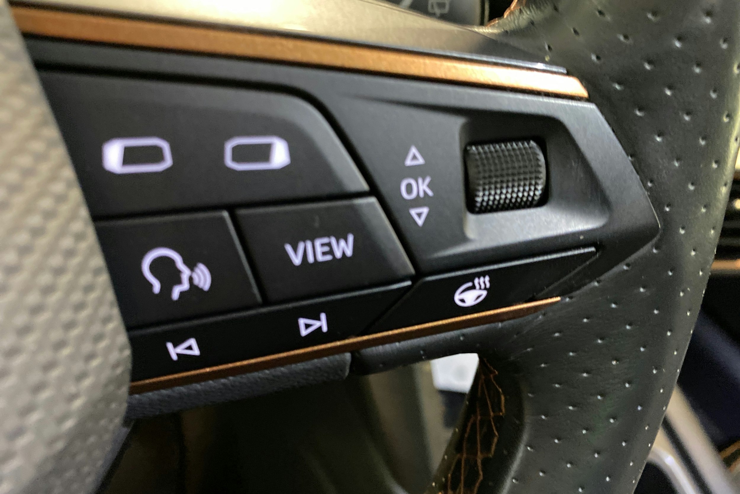 harmaa CUPRA Formentor 2021 kuva 18.