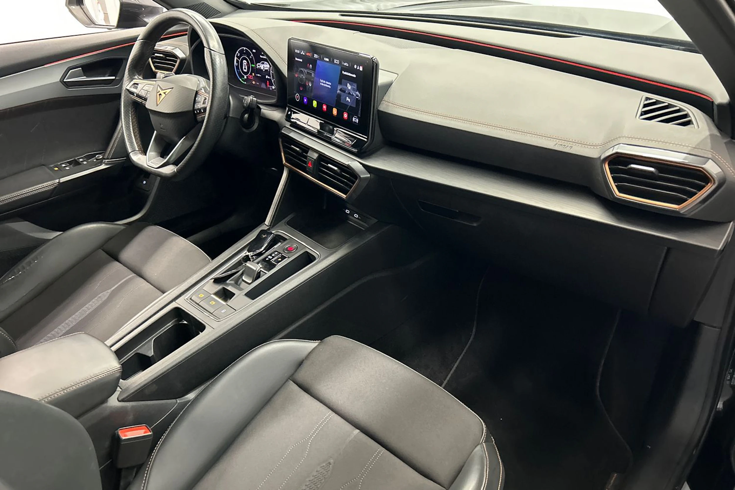 musta CUPRA Formentor 2021 kuva 13.