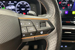 musta CUPRA Formentor 2021 kuva 17.