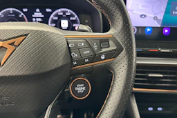 musta CUPRA Formentor 2021 kuva 18.