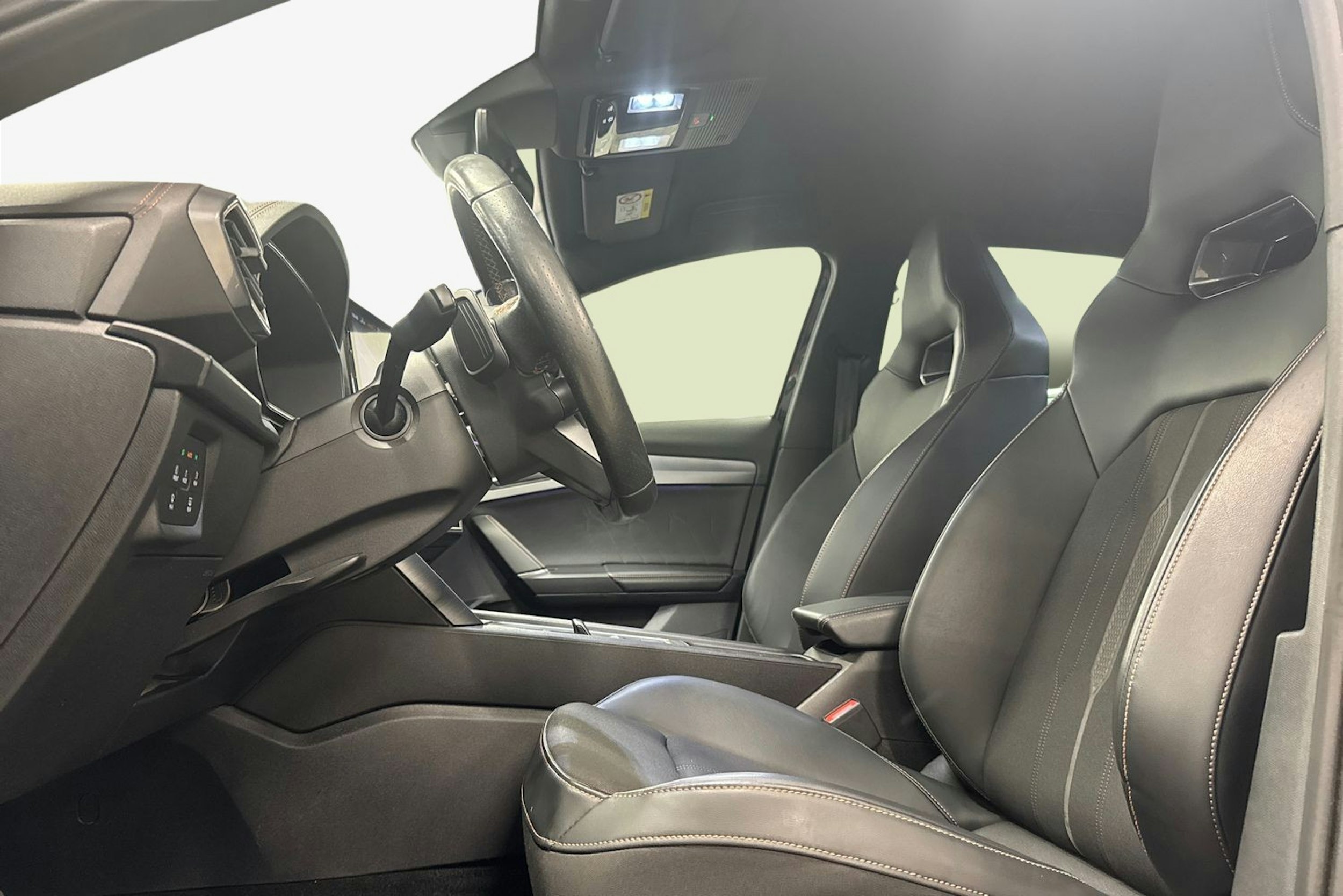 Musta CUPRA Formentor 2021 kuva 11.
